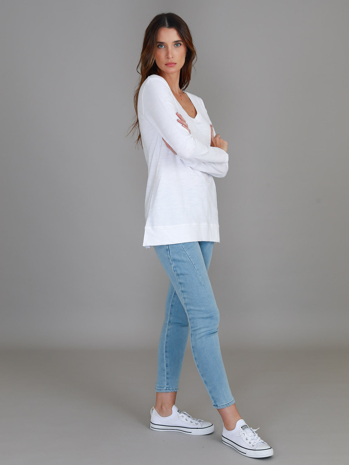 white longline v neck tee