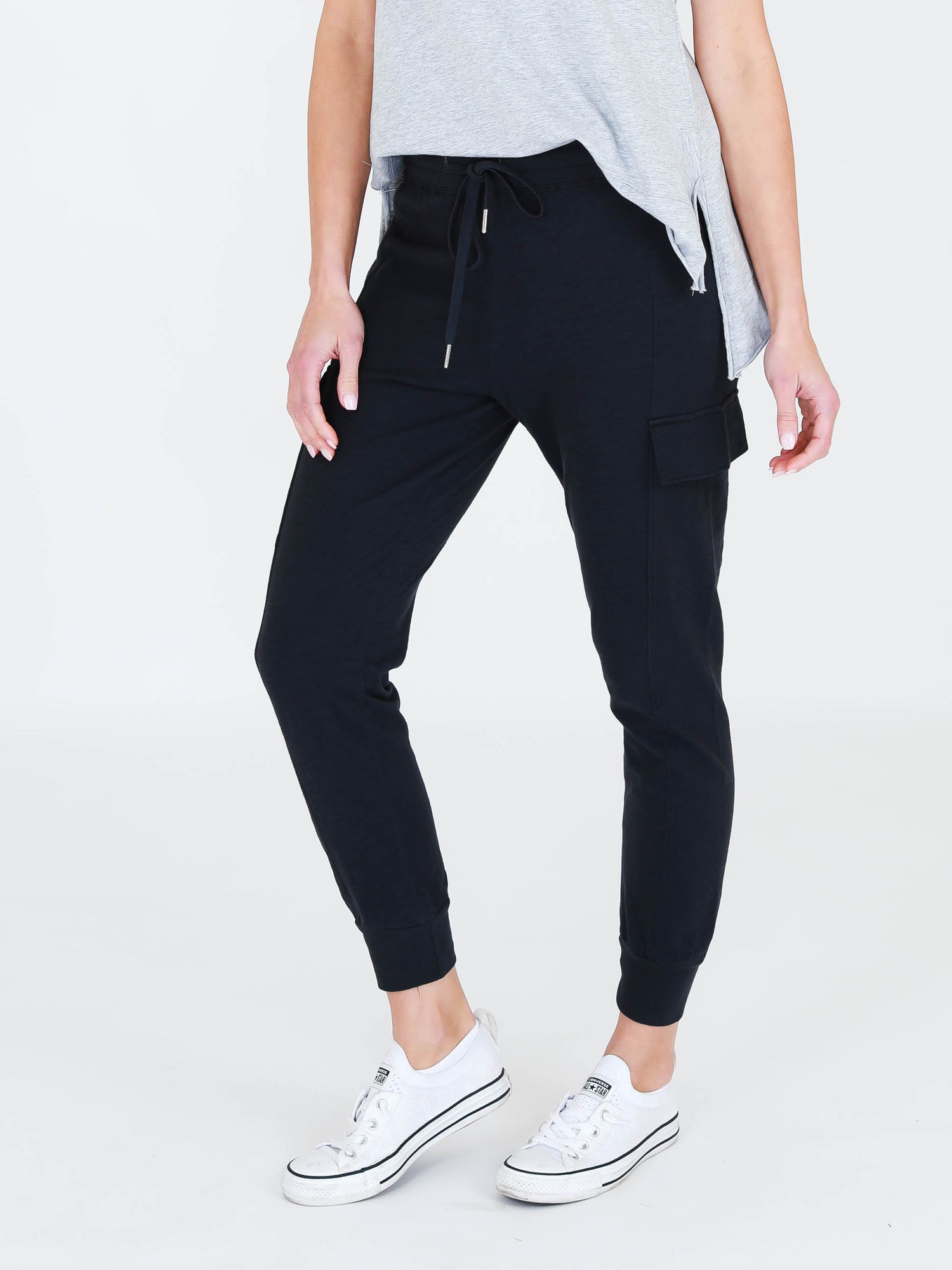 Old Navy Women's Black Sweatpants Jogger White Side Stripe Size