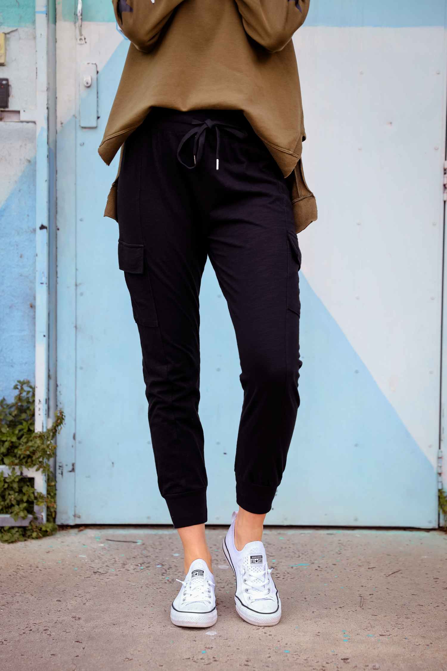 black cargo pants women's #color_black