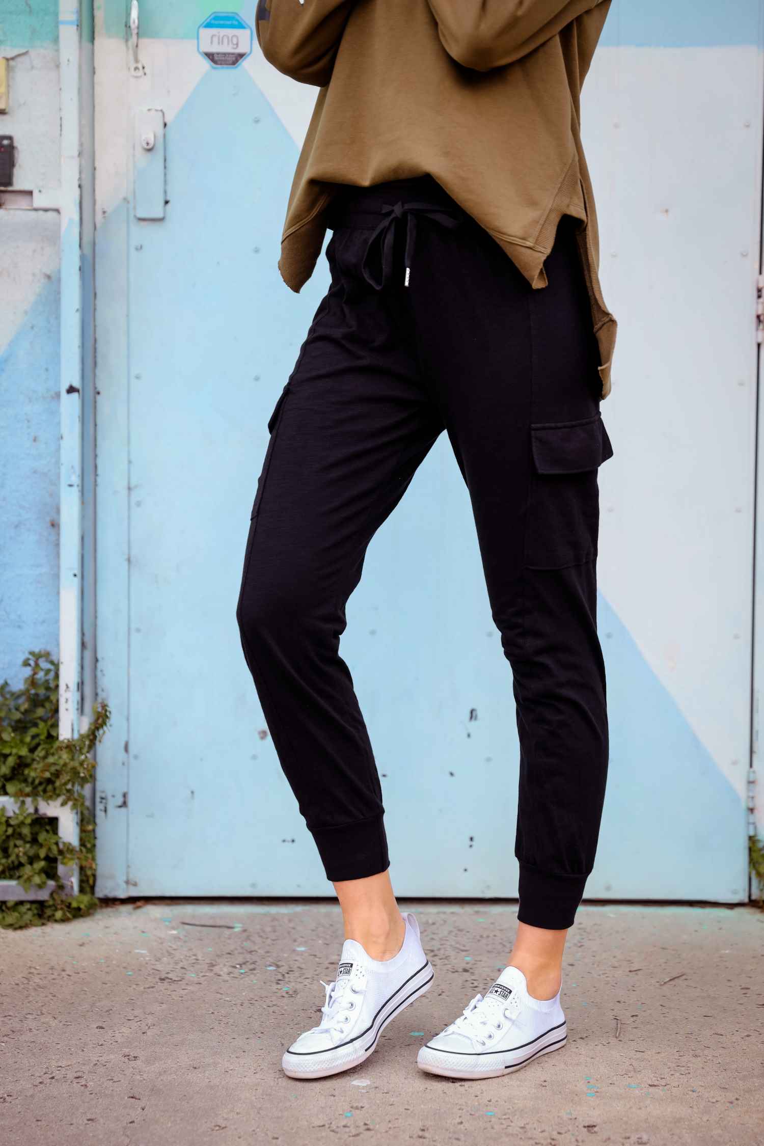 black cargo pants womens #color_black