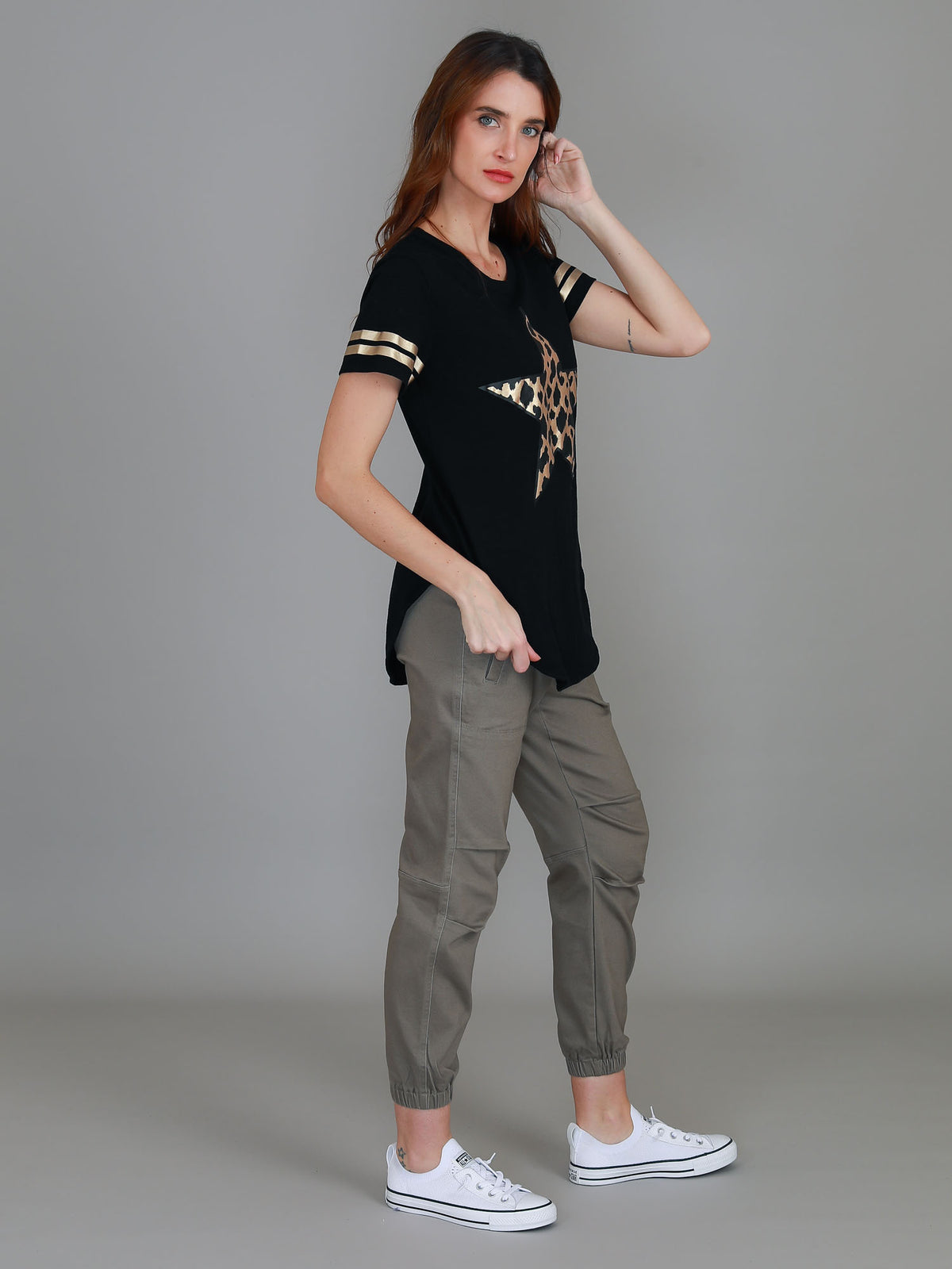 black leopard star curved hem tee