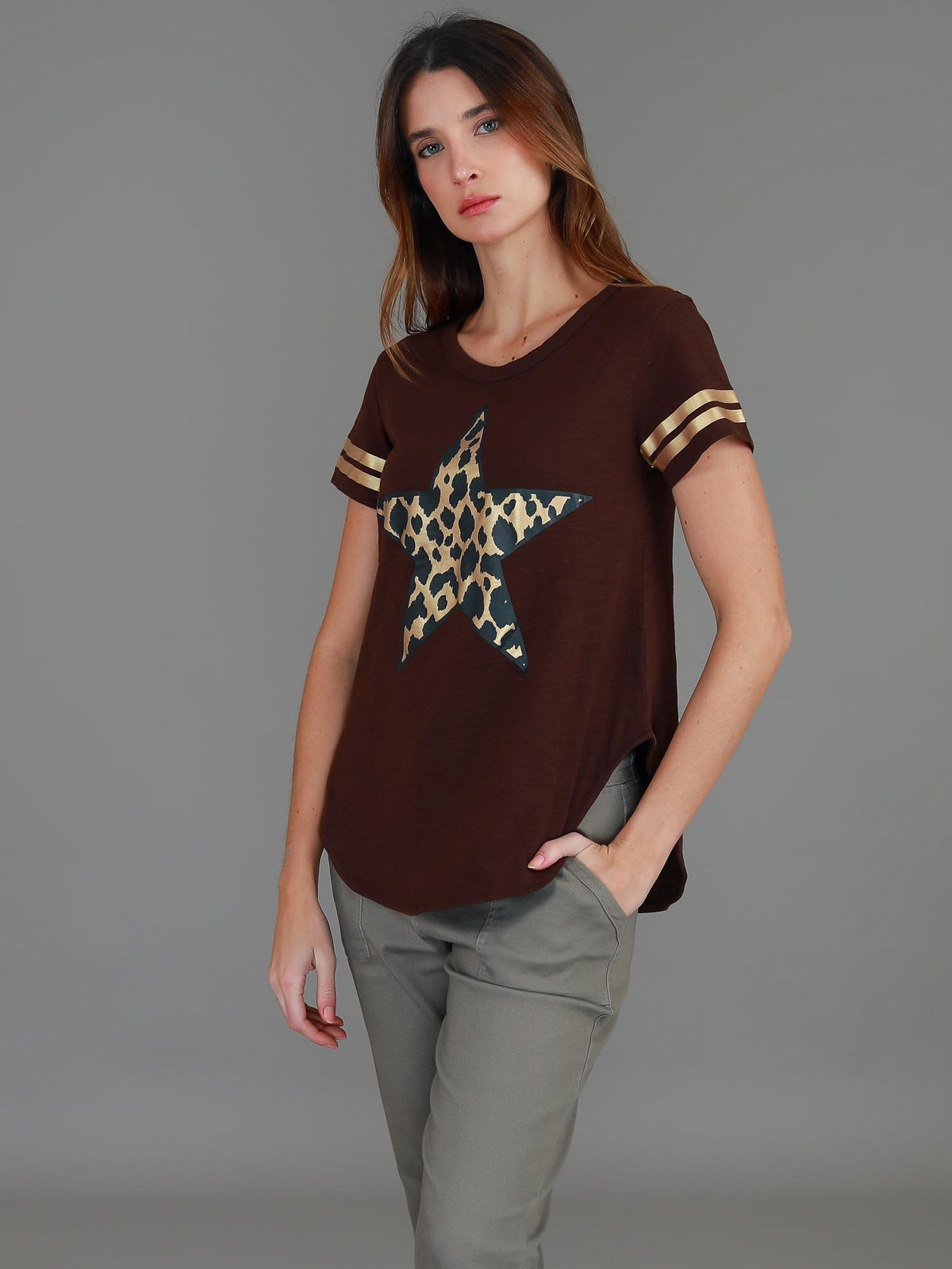 brown leopard star stripe tee