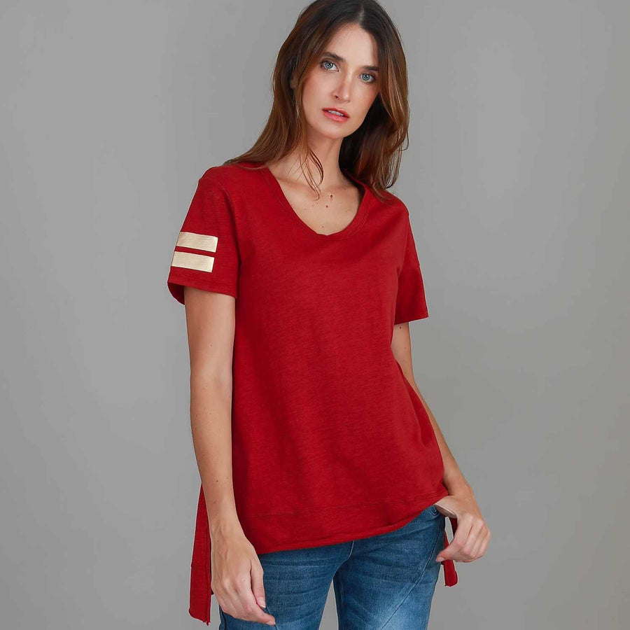 Renn Twin Gold Stripe Print T Shirt size guide