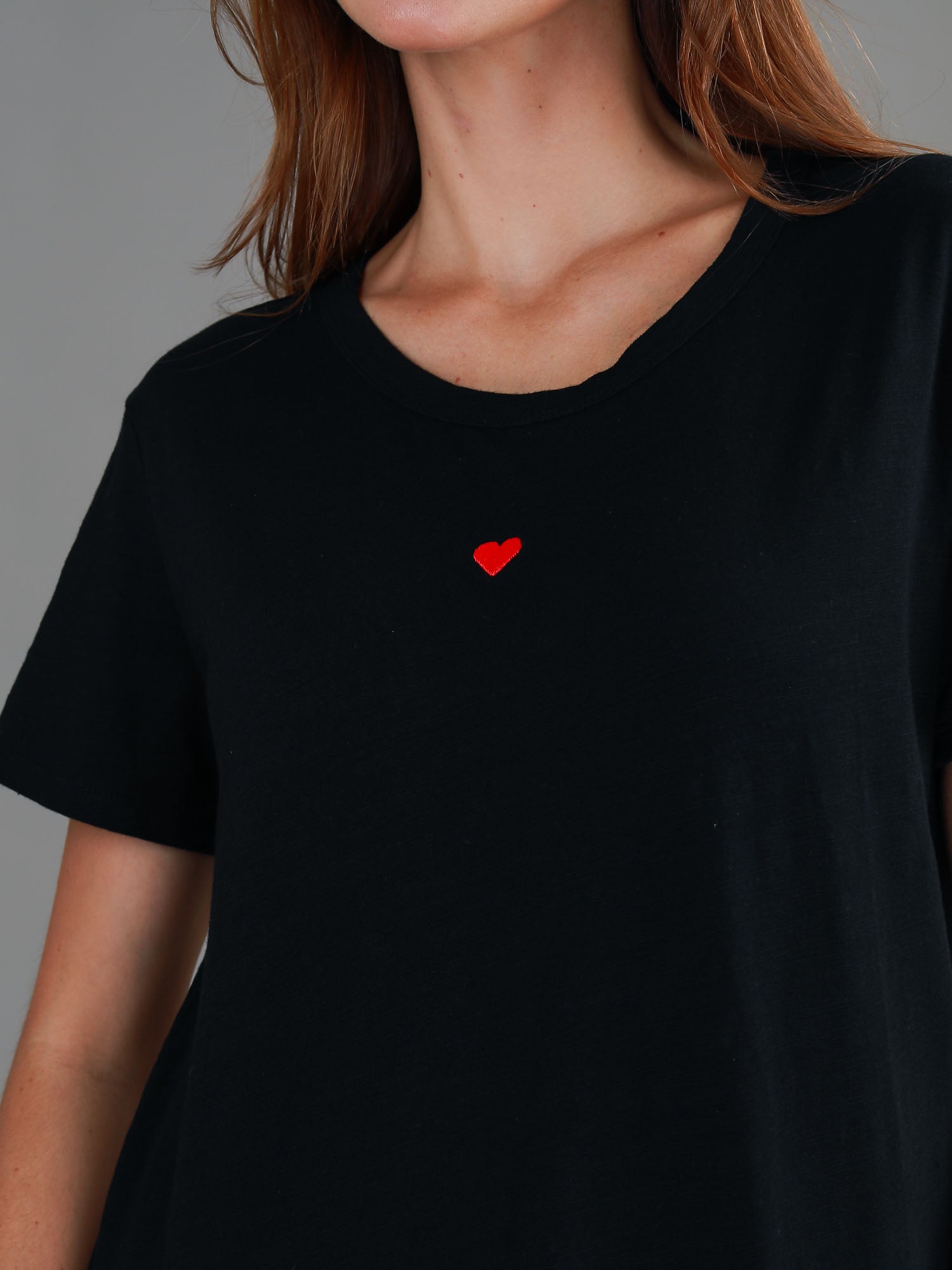 black curved hem t shirt #color_black