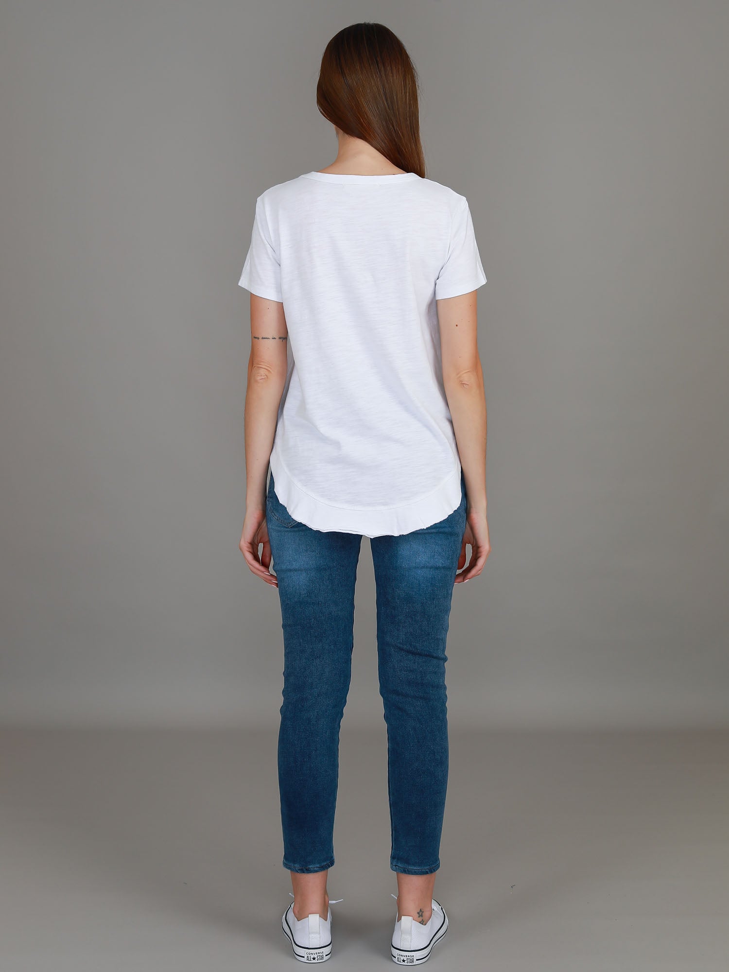 curved hem tops #color_white