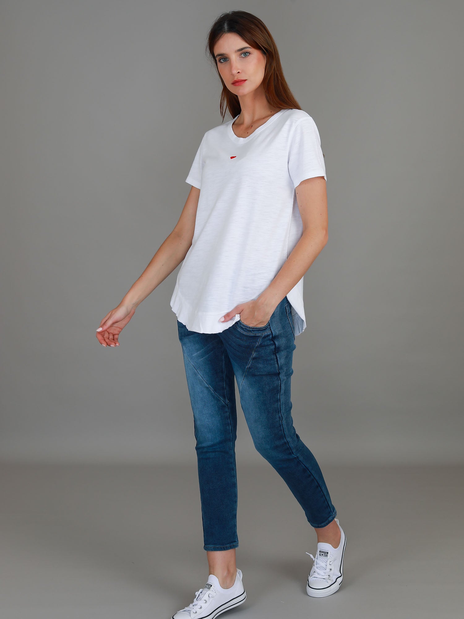 hemmed t shirt #color_white