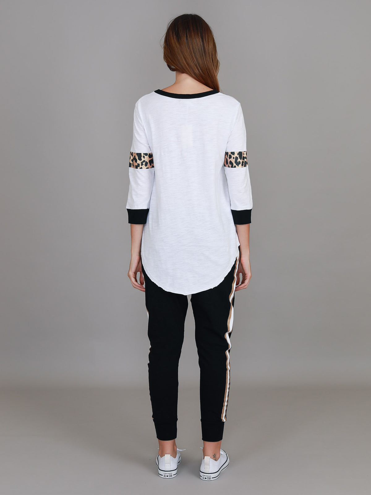 white 3/4 sleeve leopard top