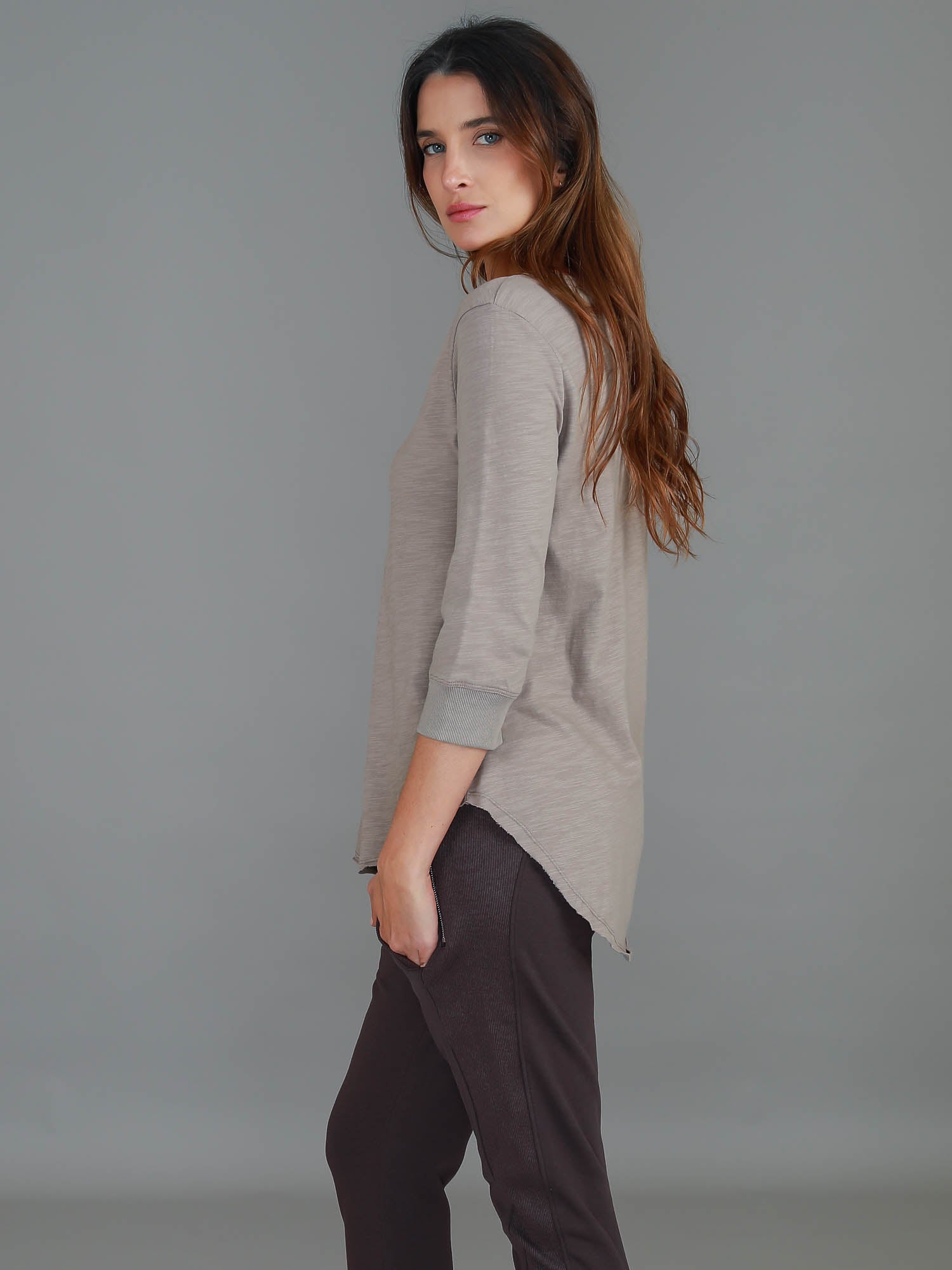 three quarter sleeve t shirt #color_latte