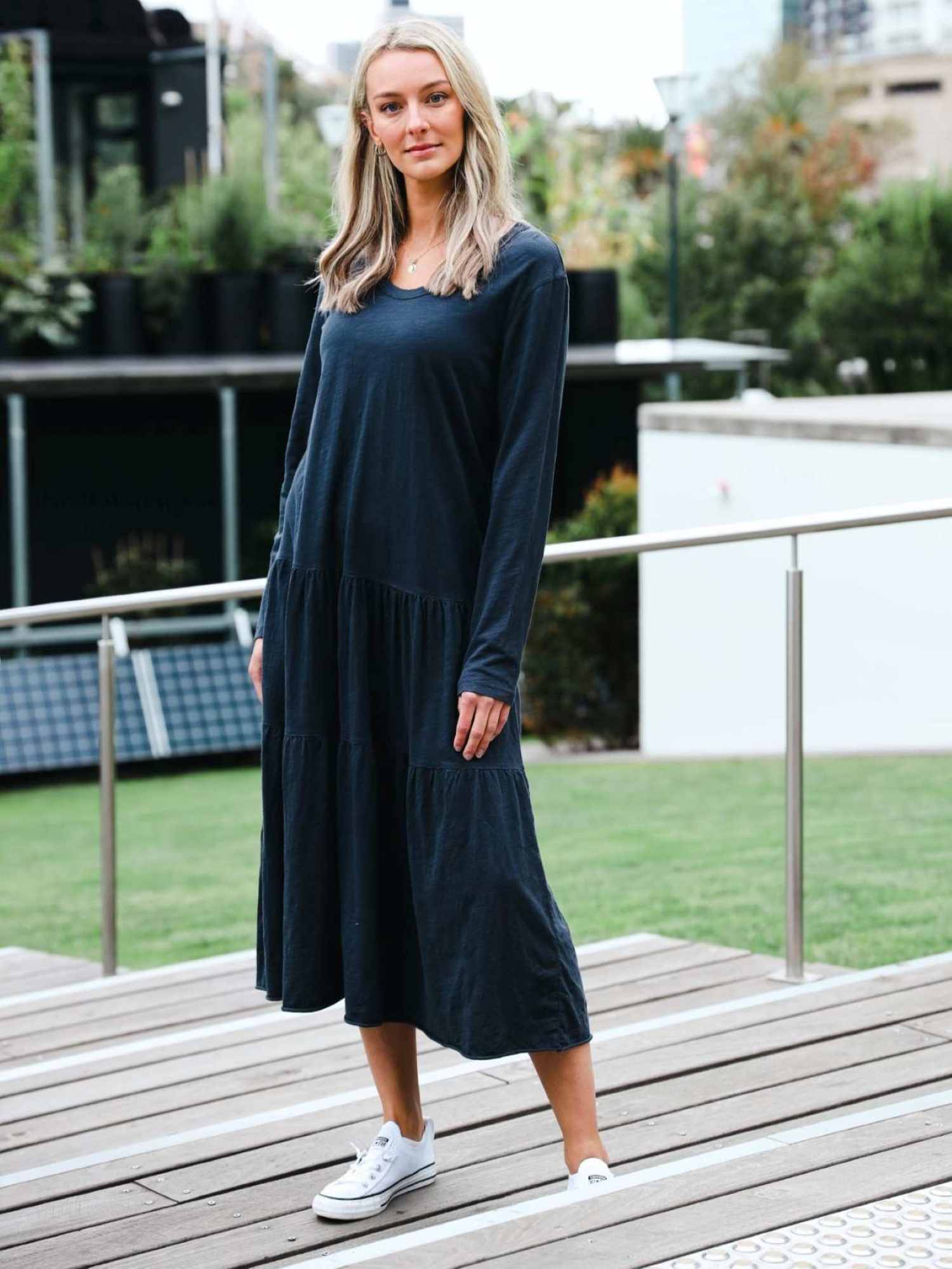 dresses with sleeves #color_ink