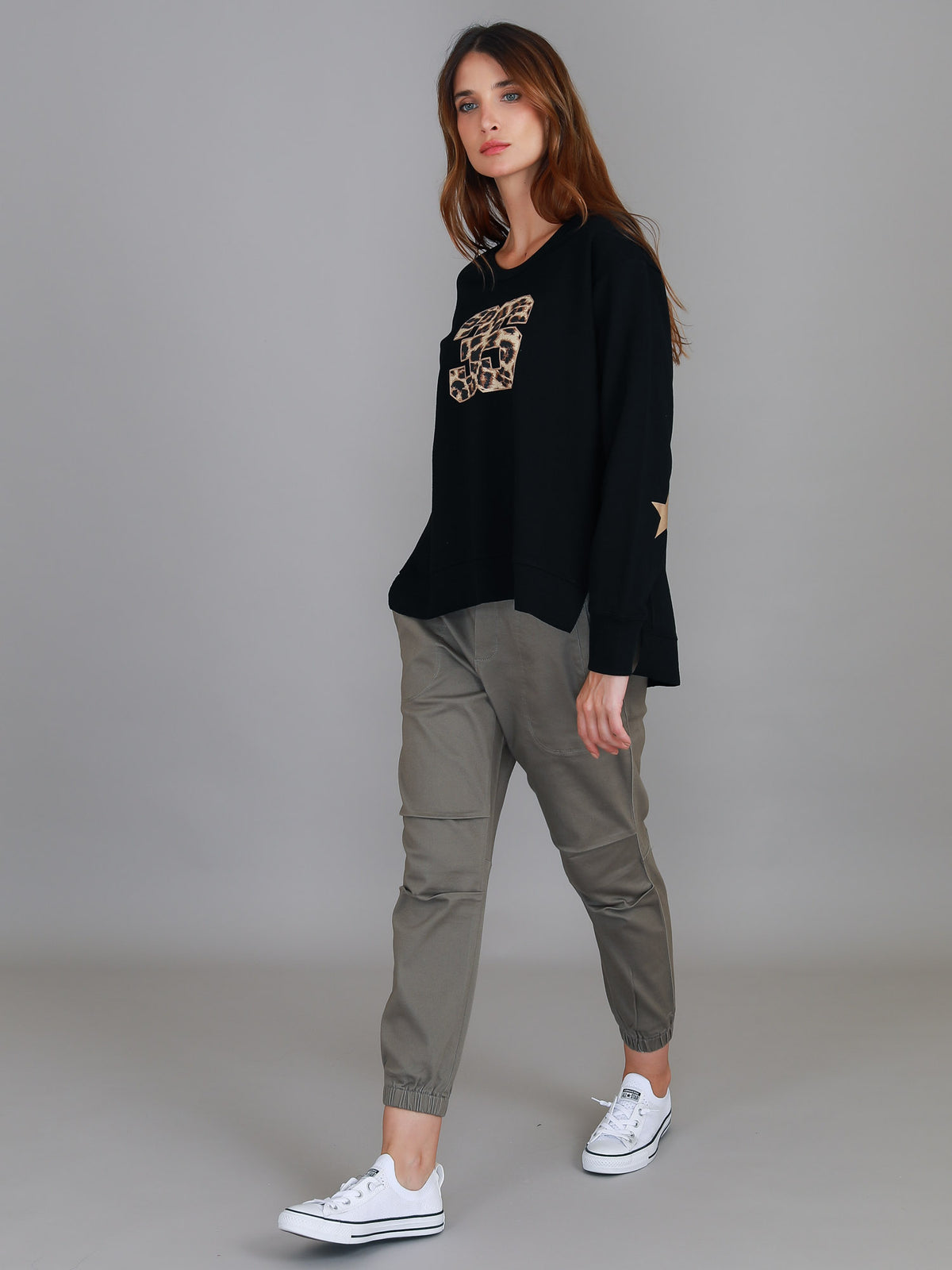 black graphic sweatshirt women