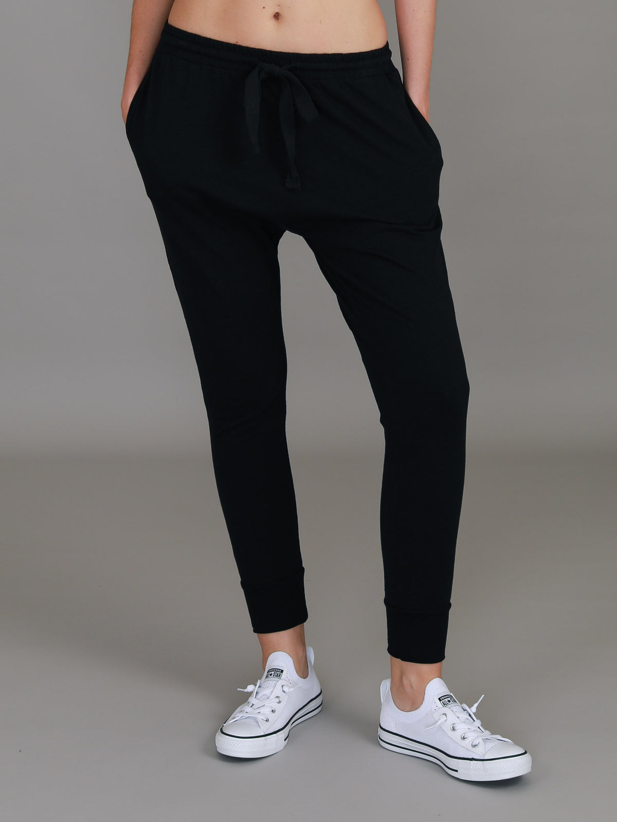 black jogger pants women