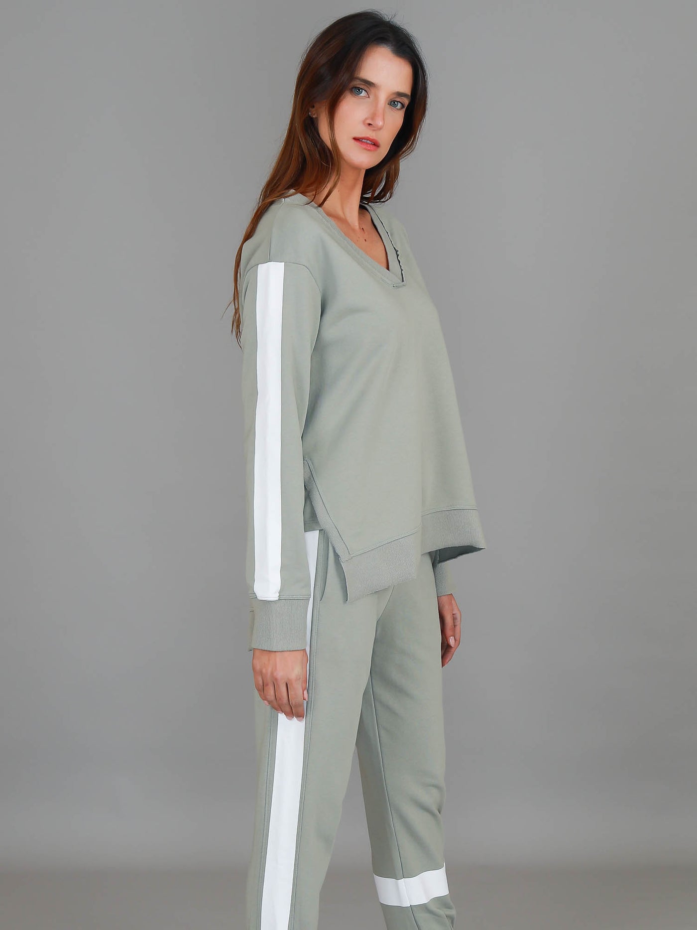 Pamela V Neck Sweatshirt