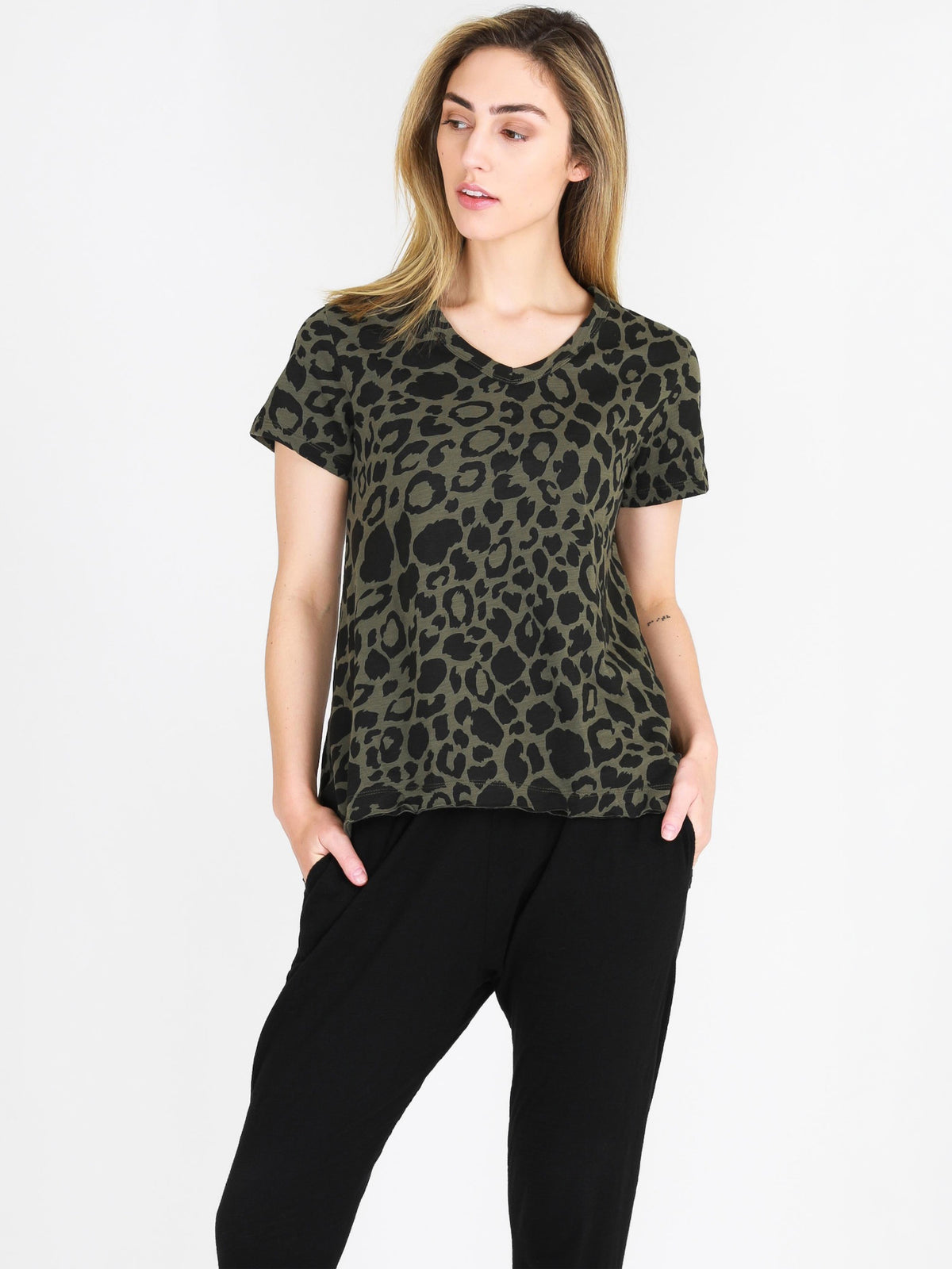 leopard pattern #color_khaki