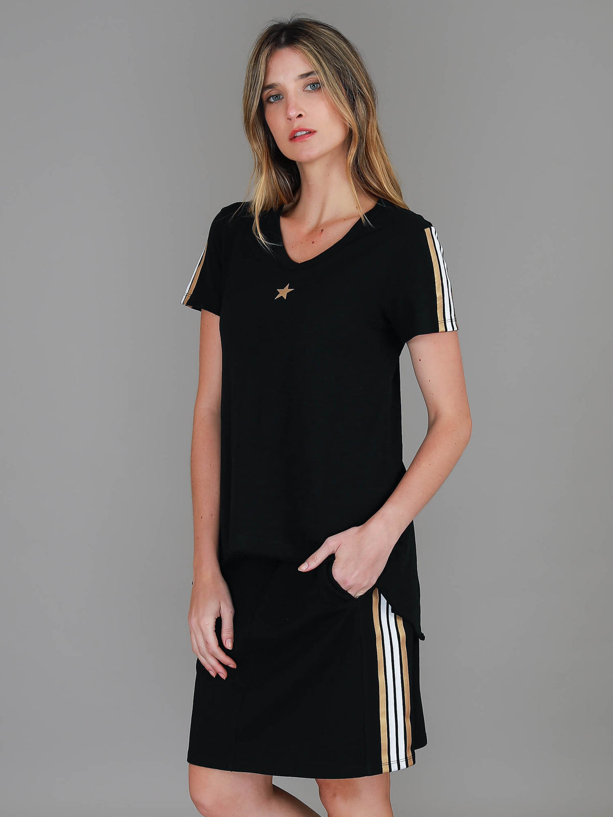 Calla Mini Star V Neck T Shirt