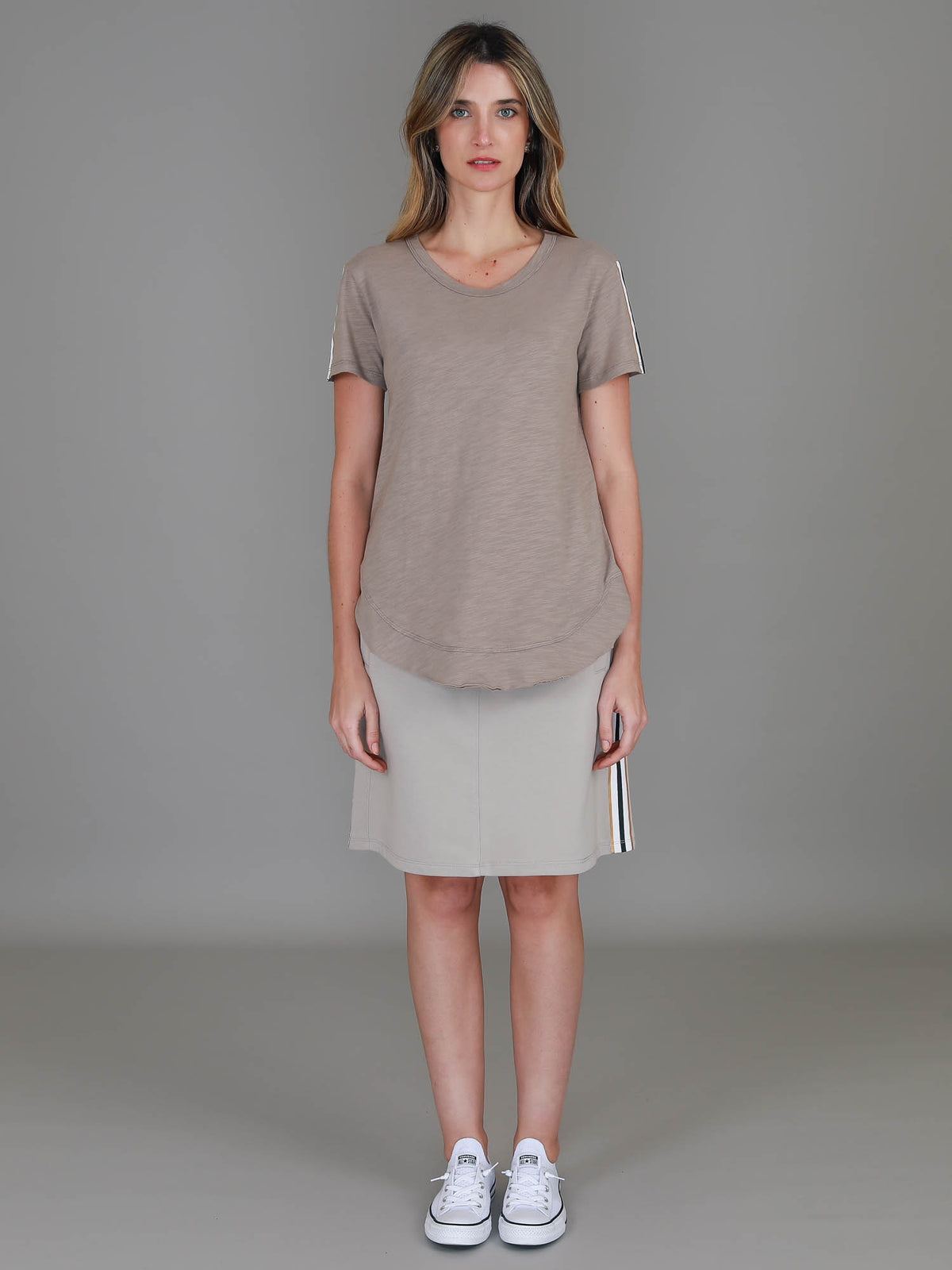 beige tshirt women