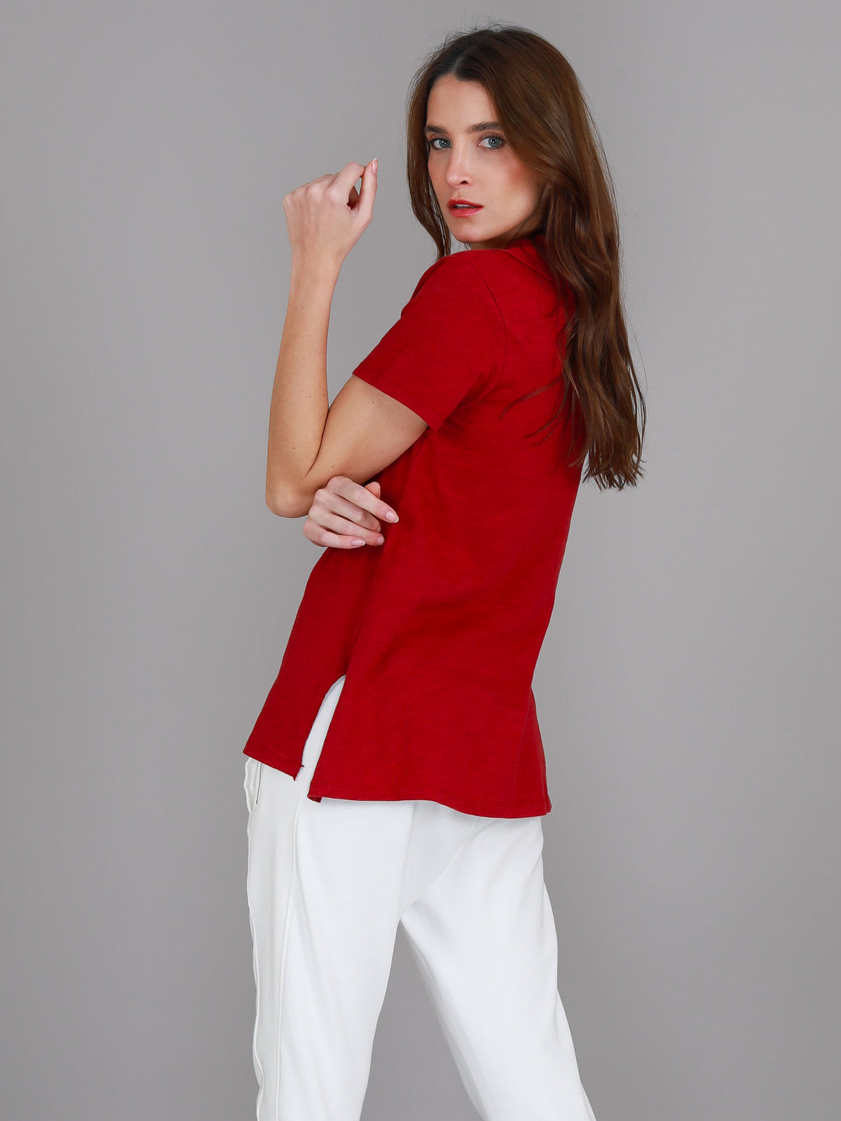 red collar polo tee