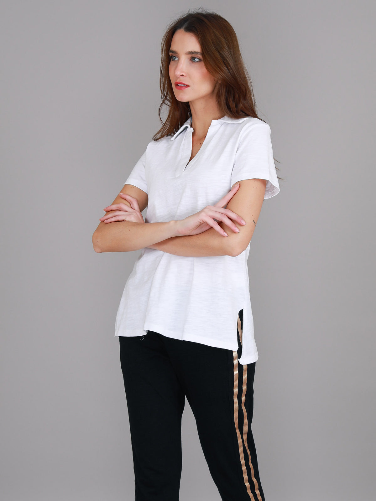 white collar polo tee