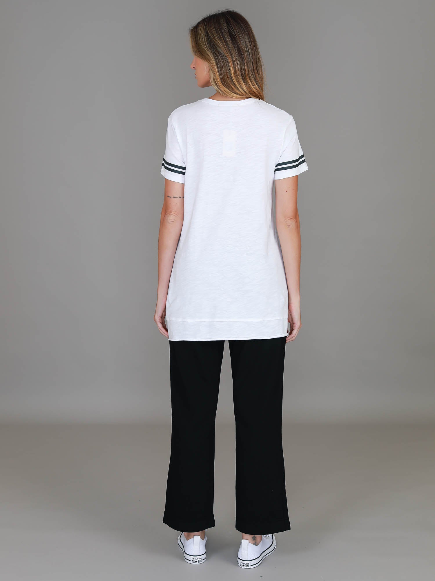 white t #color_white