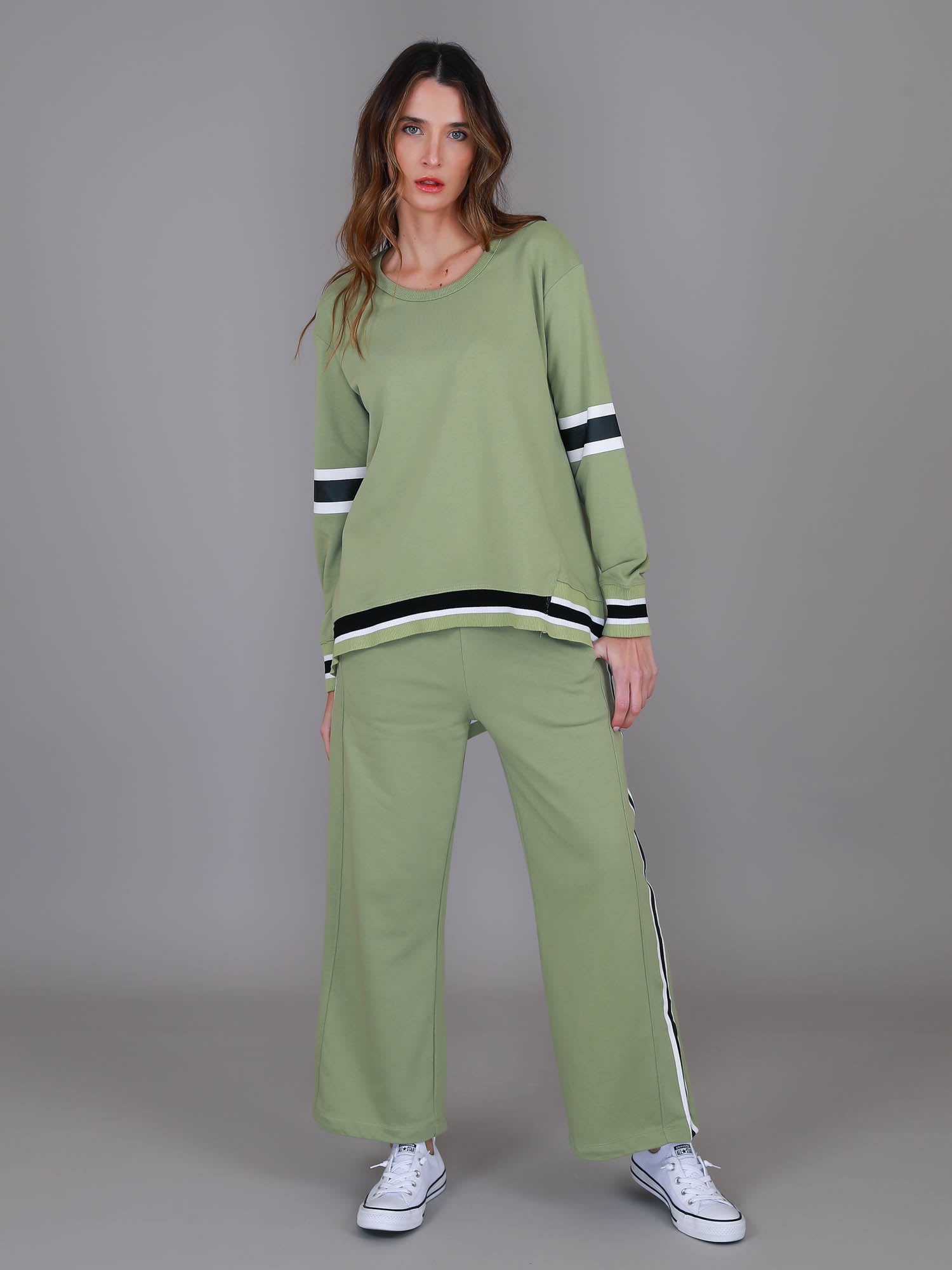 green oversized sweatshirt #color_wasabi green