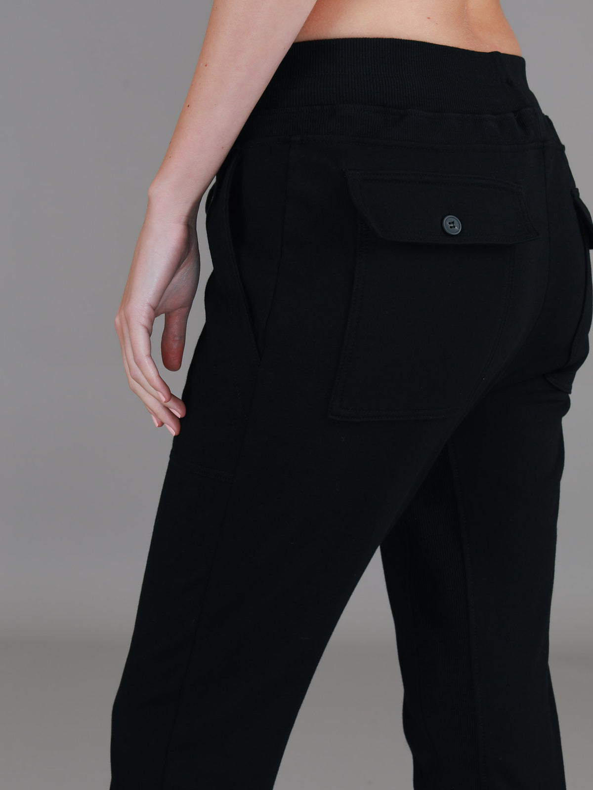 black jogger pants women