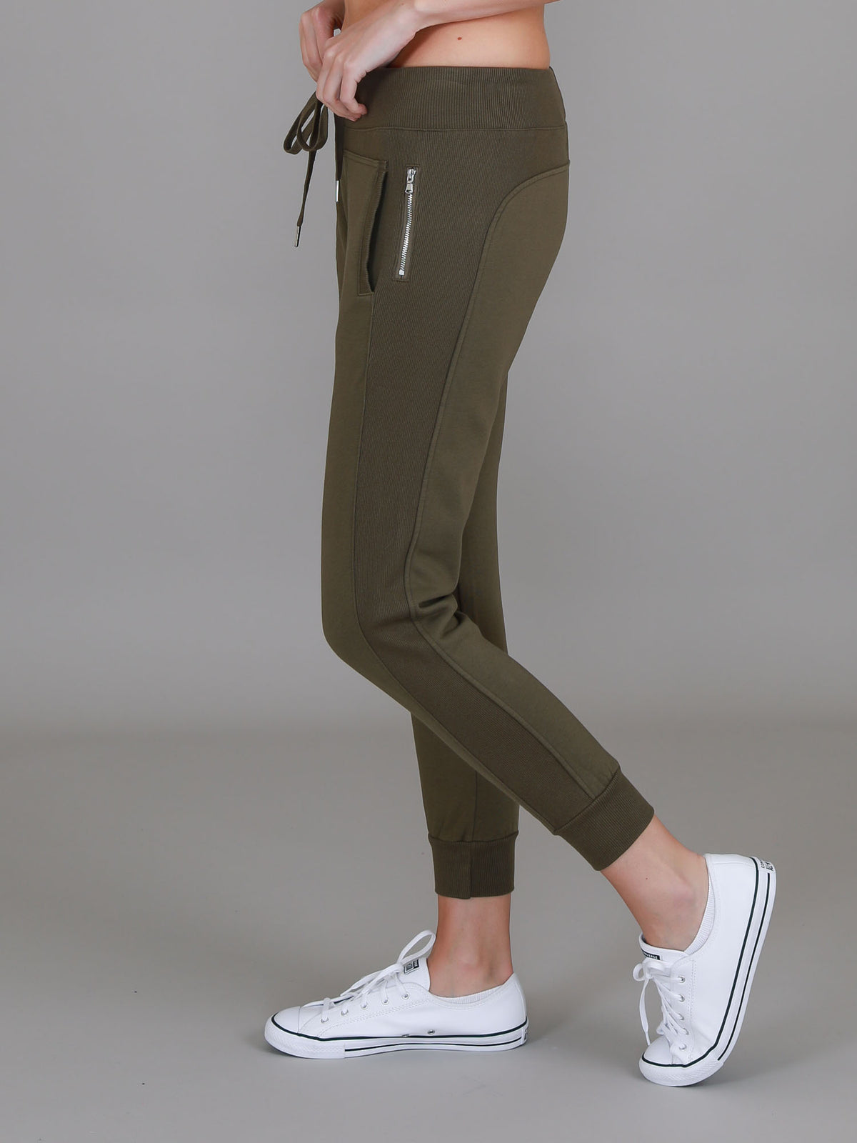 how to wear jogger pants to work