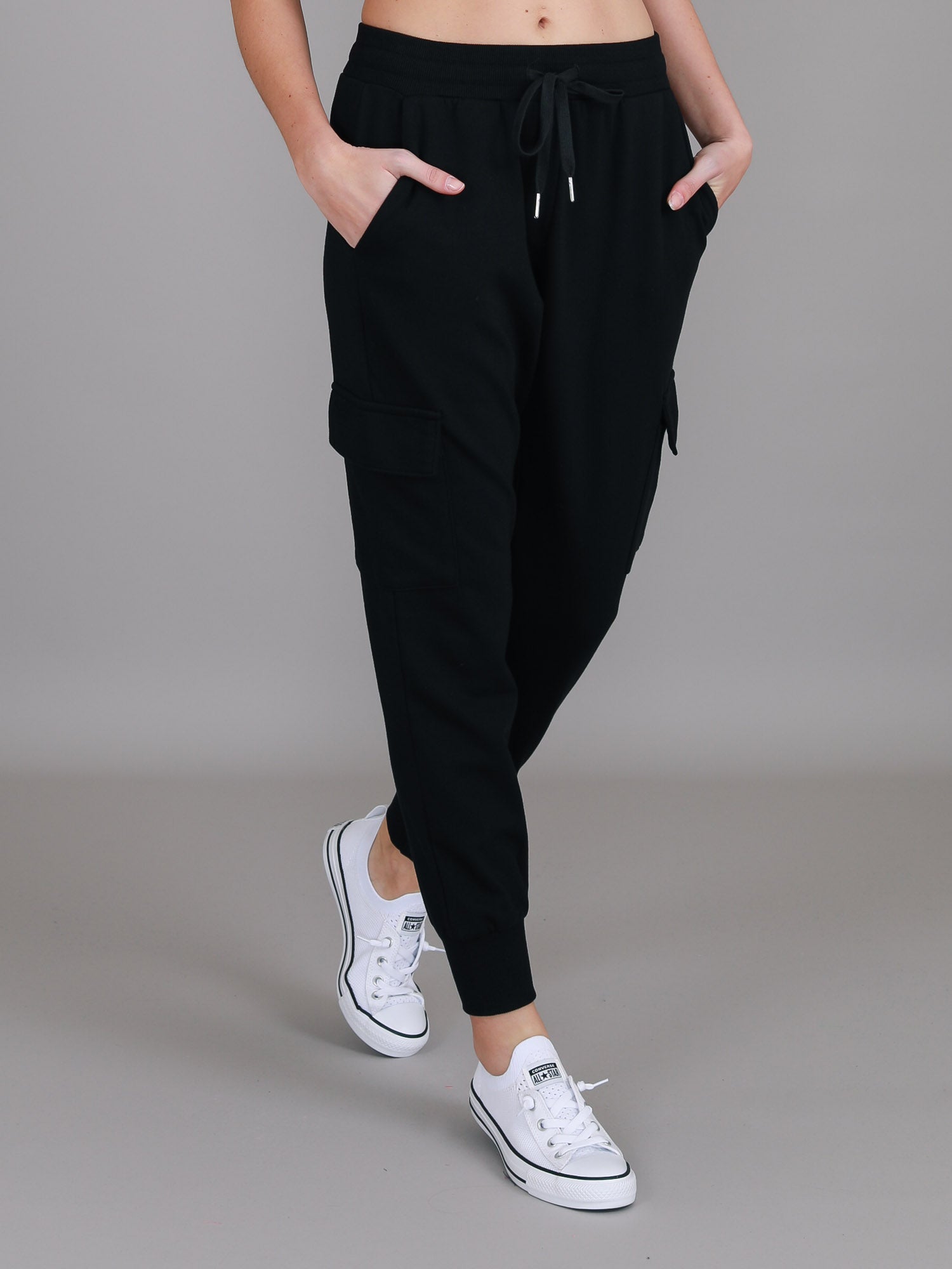 black cargo pants womens #color_black