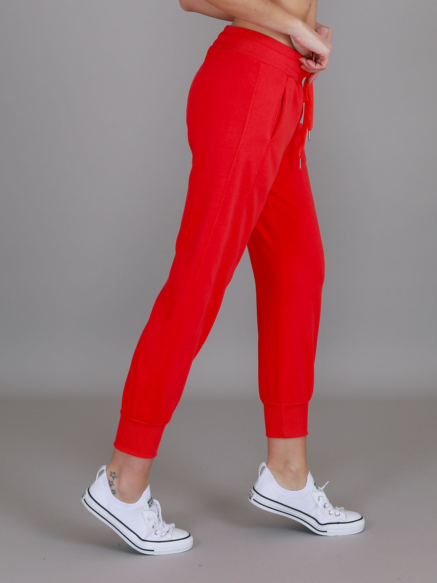 women's red sweatpants #color_strawberry