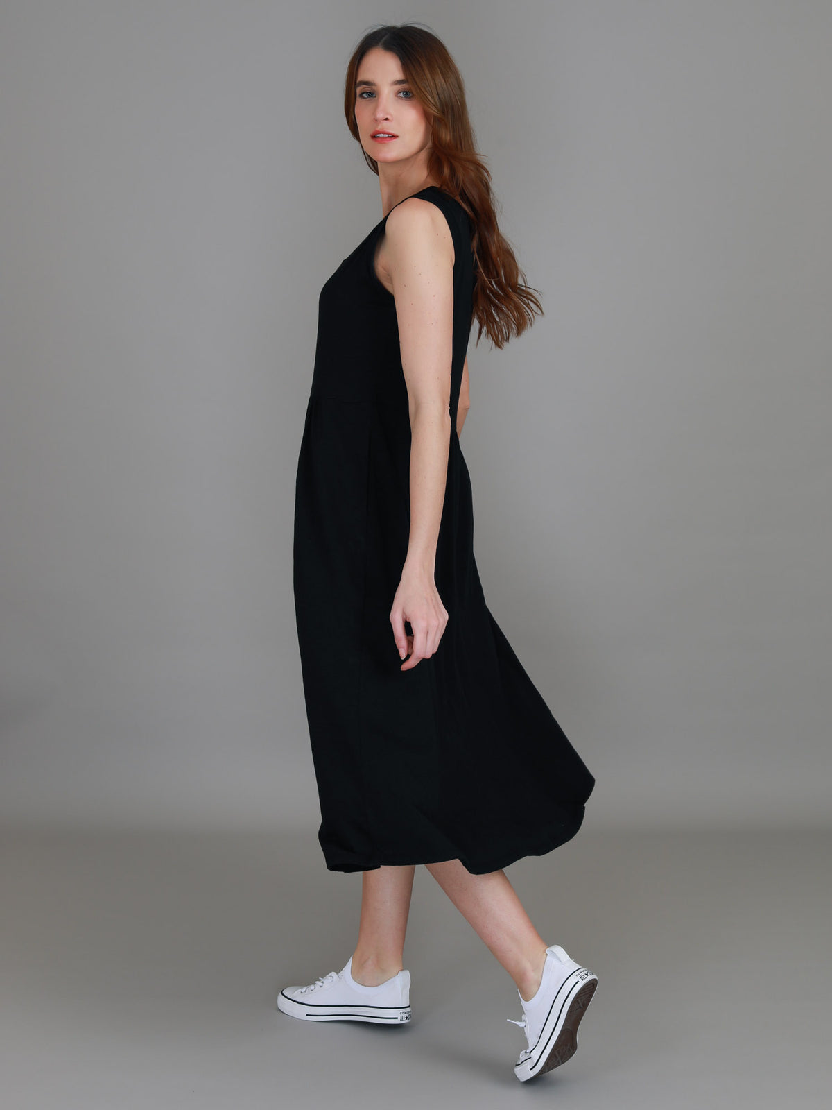 black midi sleeveless dress