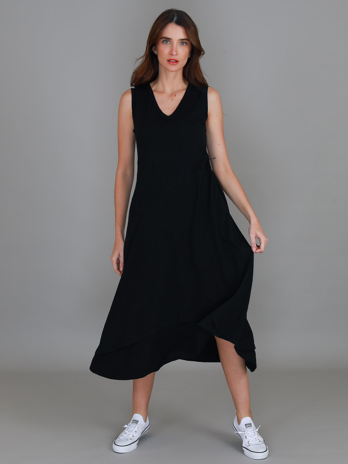 black sleeveless midi dress women