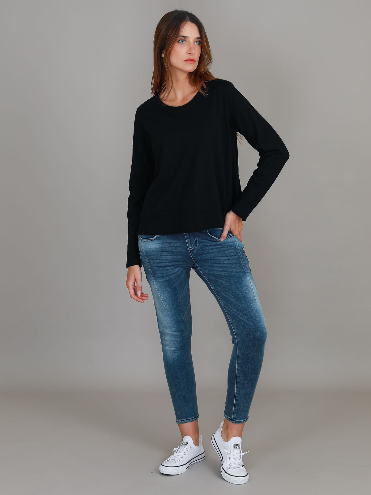 black long sleeve tee
