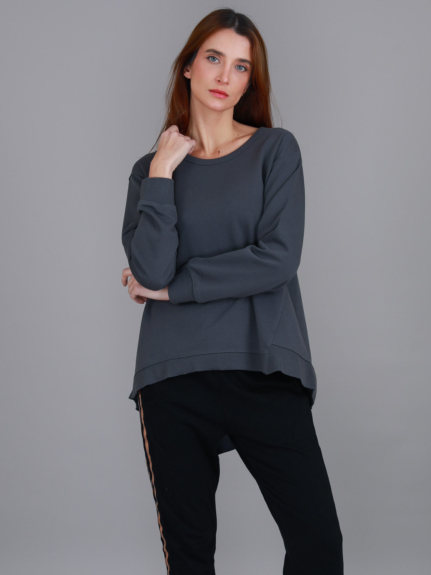 black sweatshirt women #color_ash