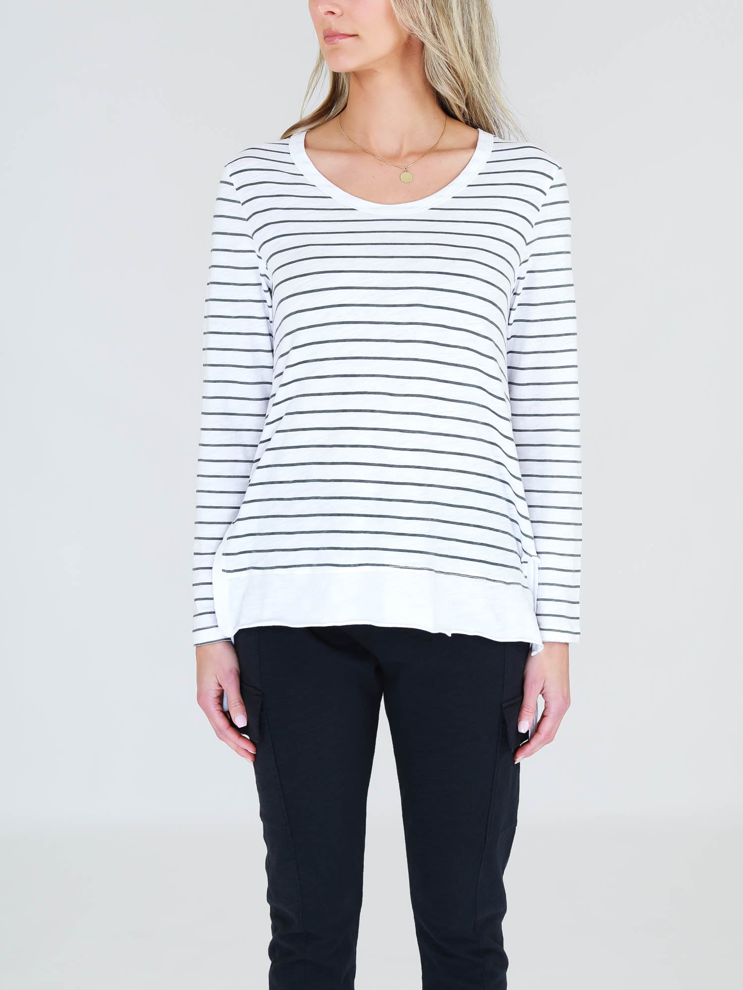 black and white striped shirt #color_stripe