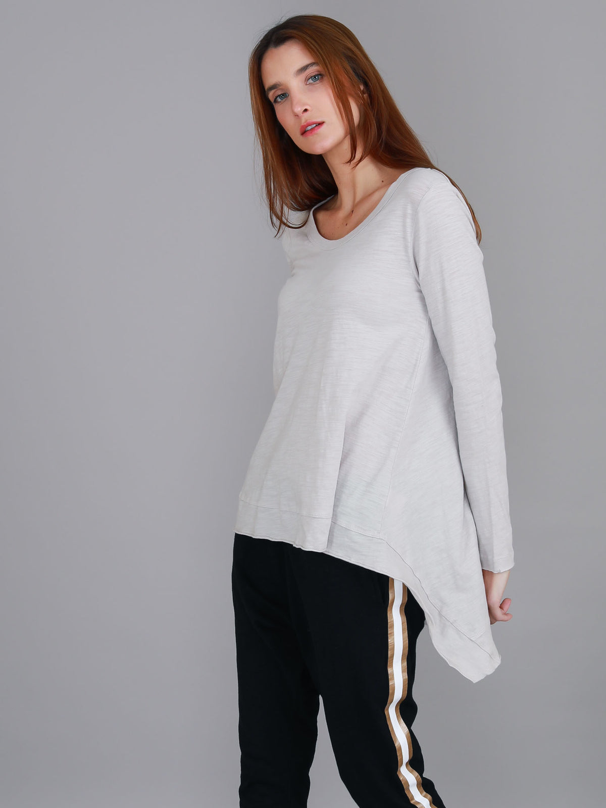 stone asymmetric hem tee