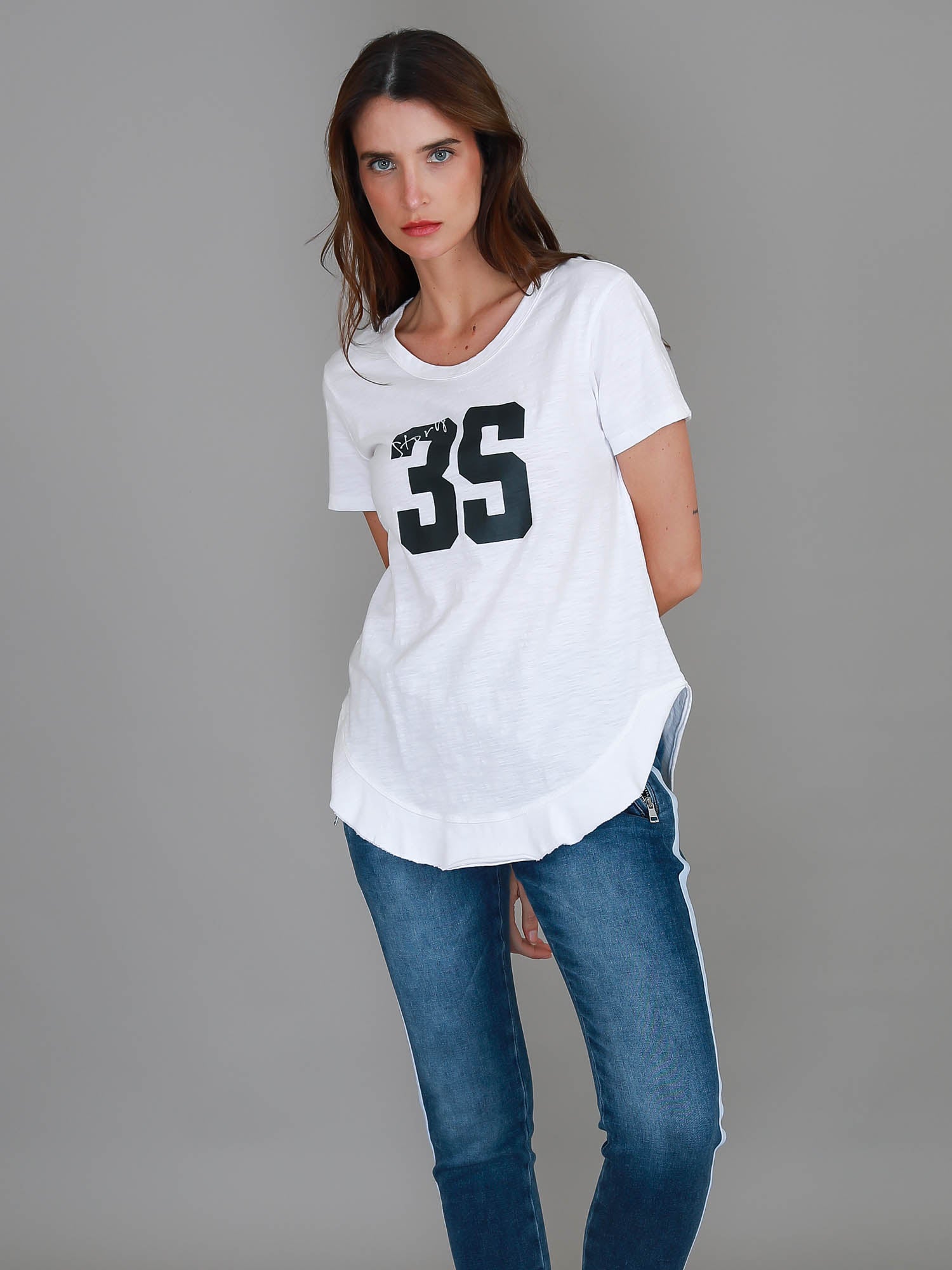 curved hem t shirt #color_white