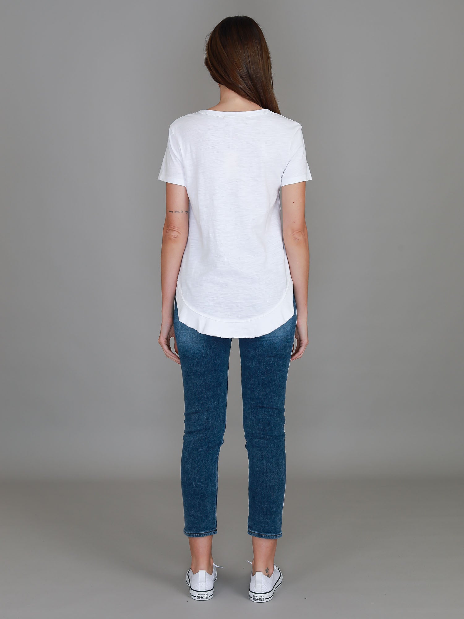 curved hem top #color_white