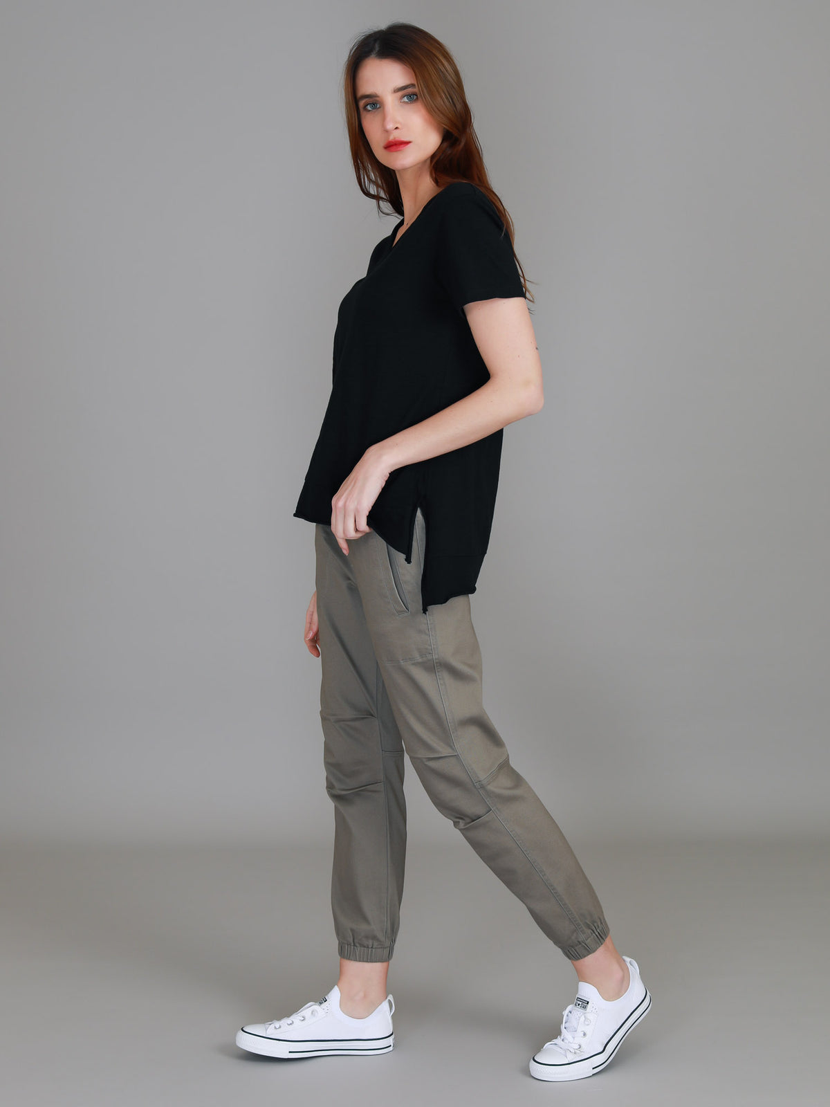 black short sleeve crew tee