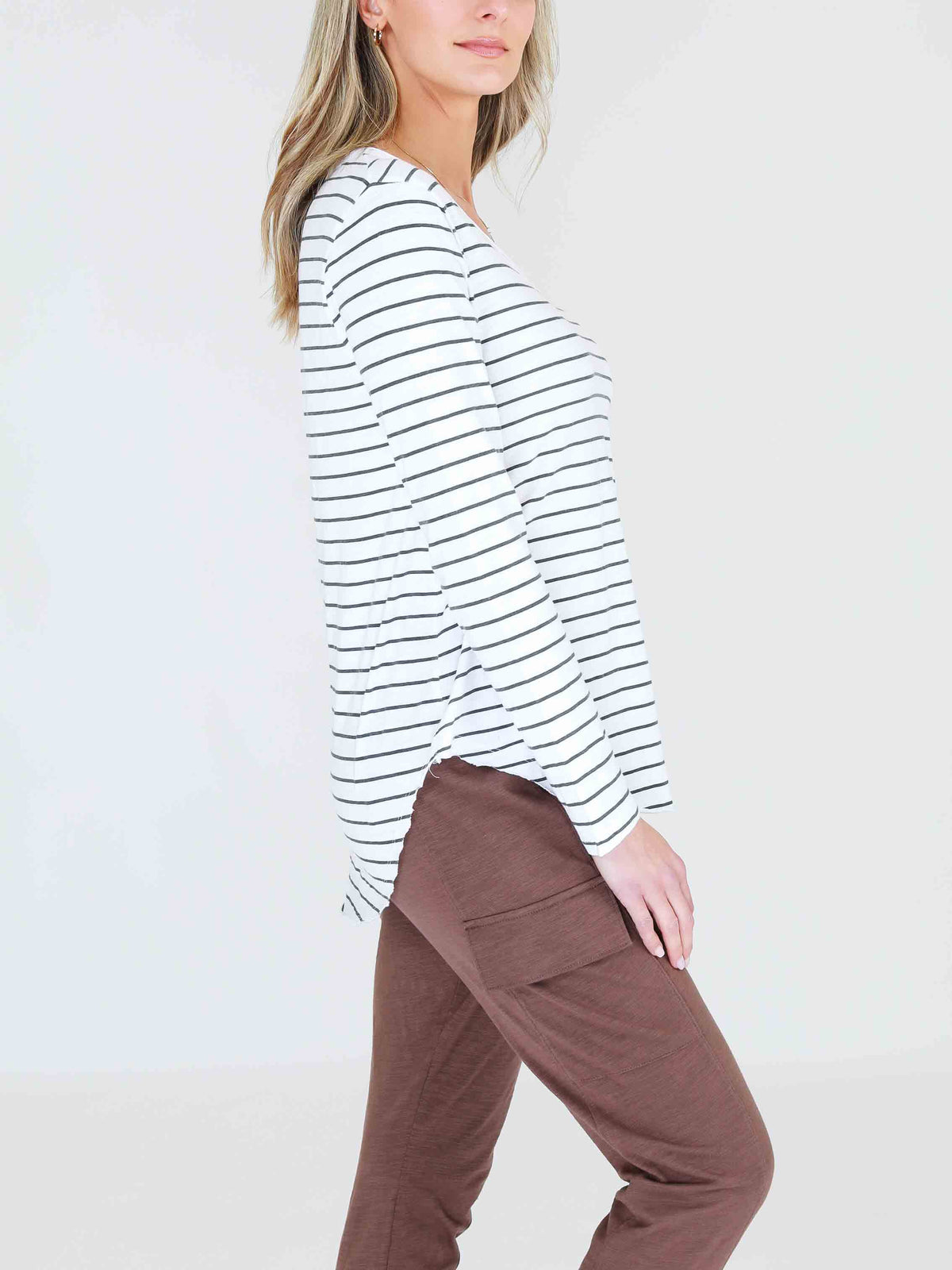 striped v neck tee women