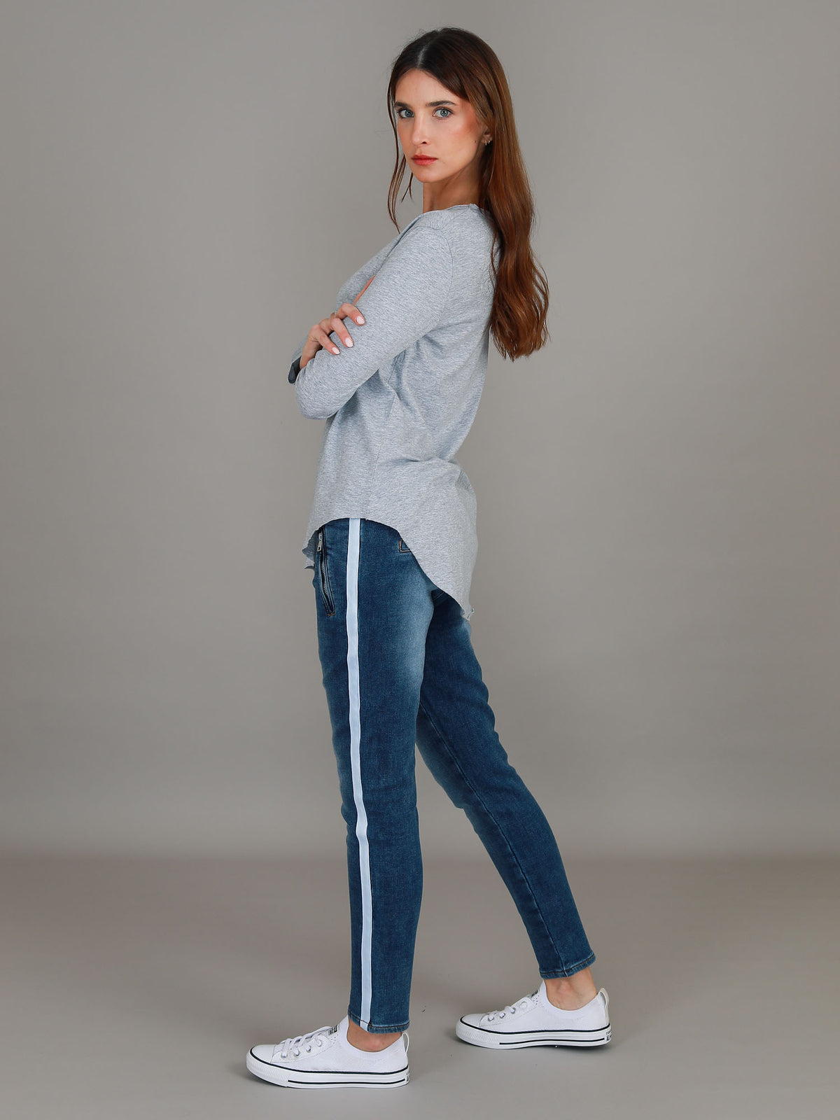 grey cotton v neck tee