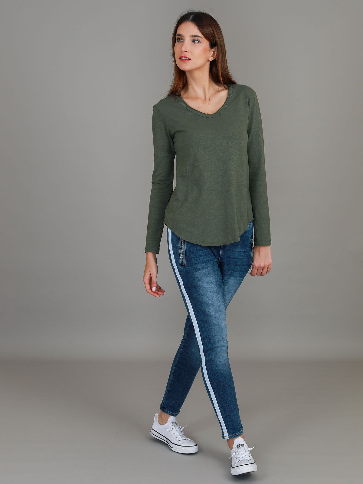 khaki curved hem v neck tee