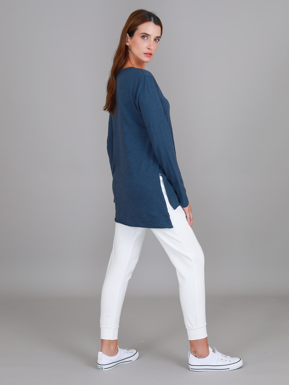 navy hi lo hem v neck tee
