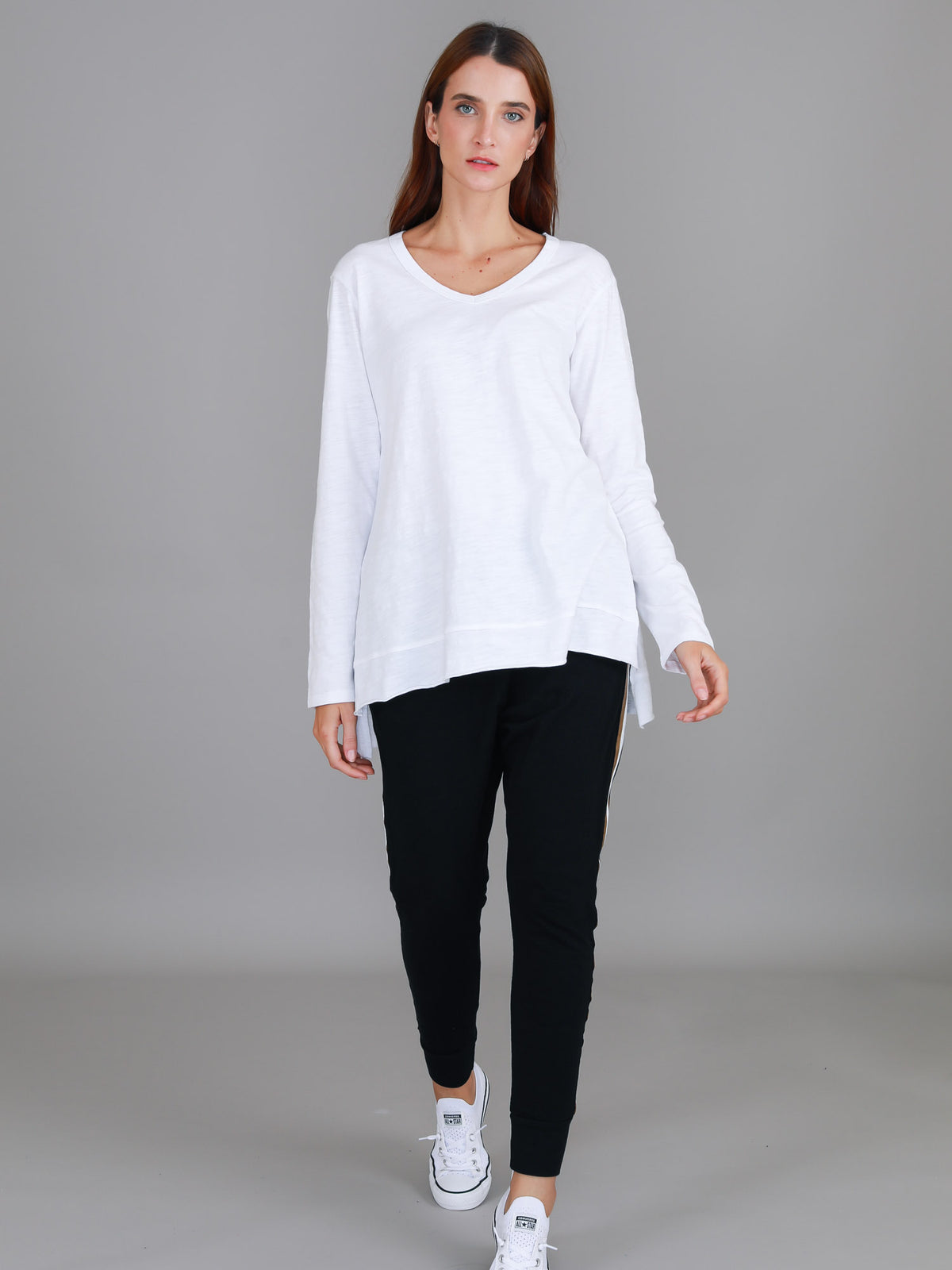 white hi lo hem v neck tee