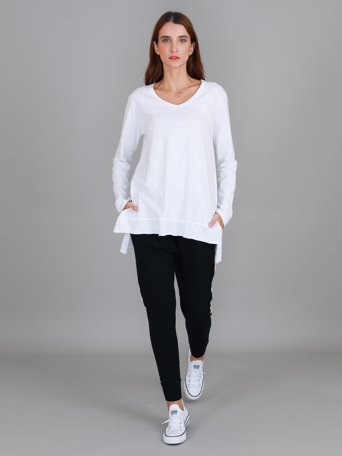 white v neck tee women