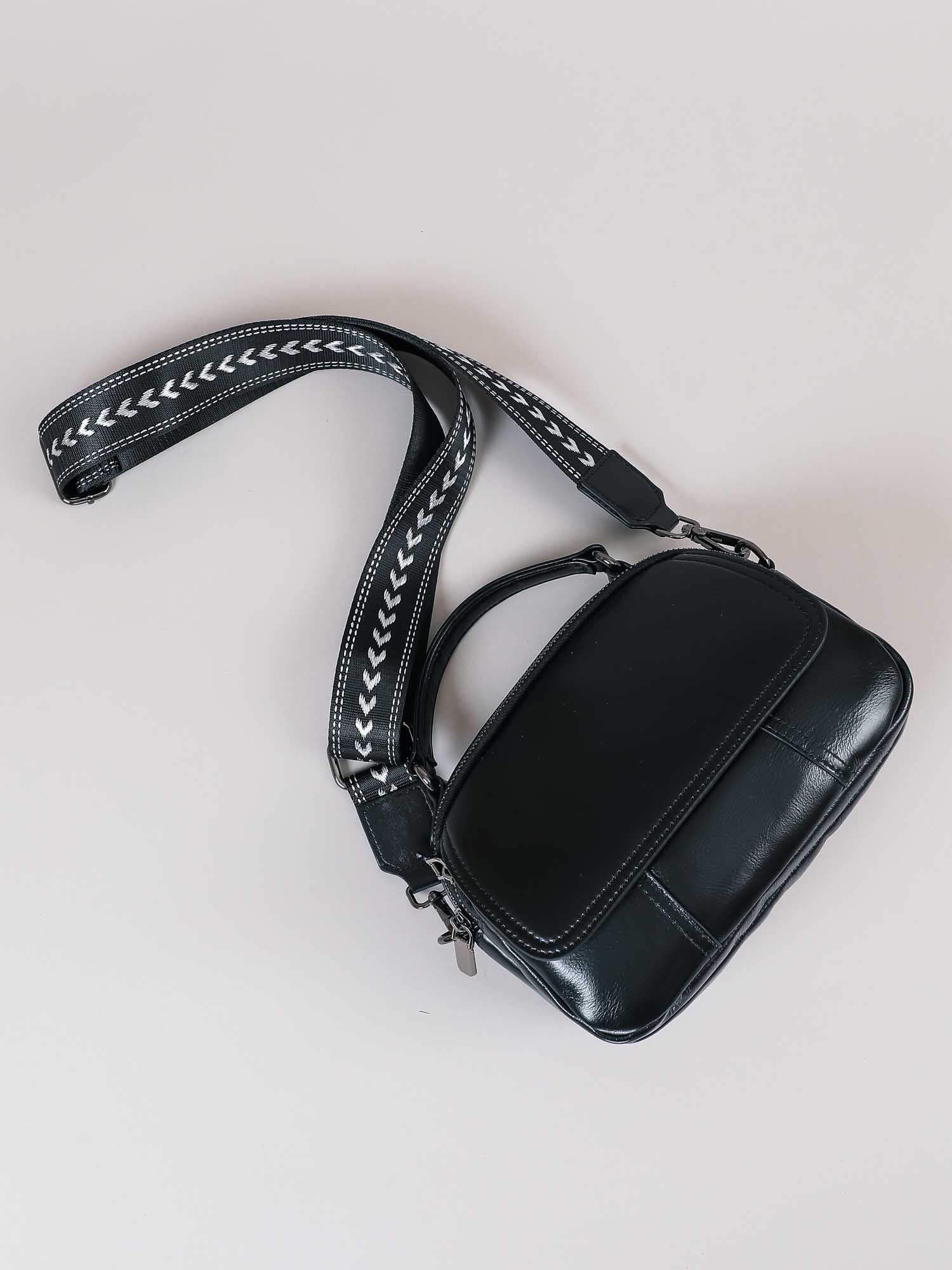 cross shoulder bag #color_black