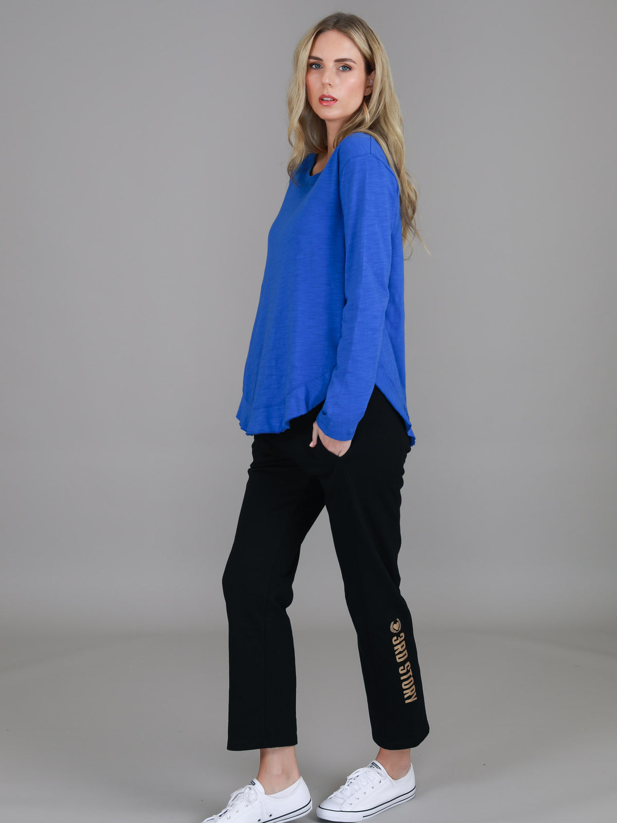 blue crew neck long sleeve tee
