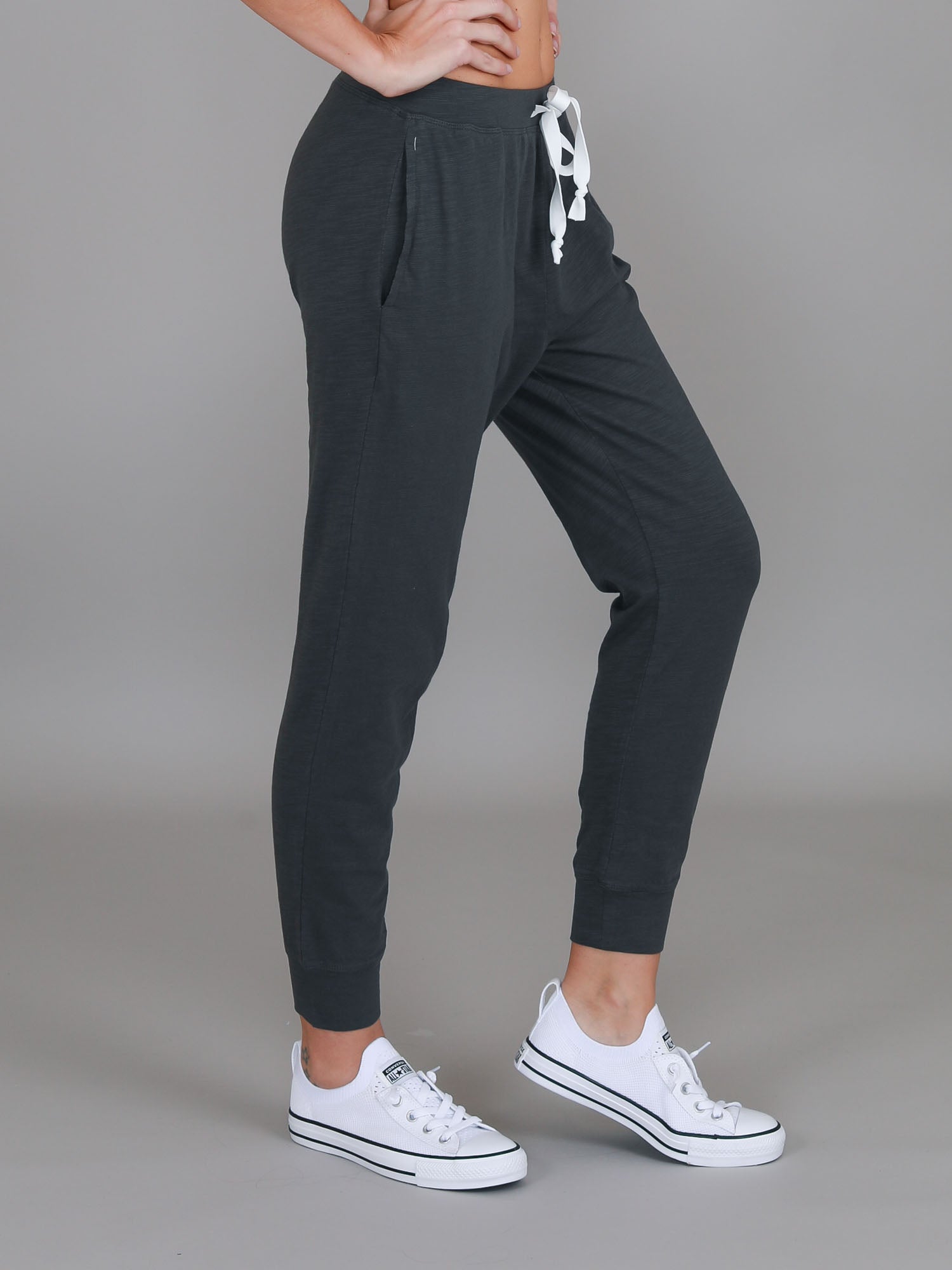 womens trackpants #color_charcoal