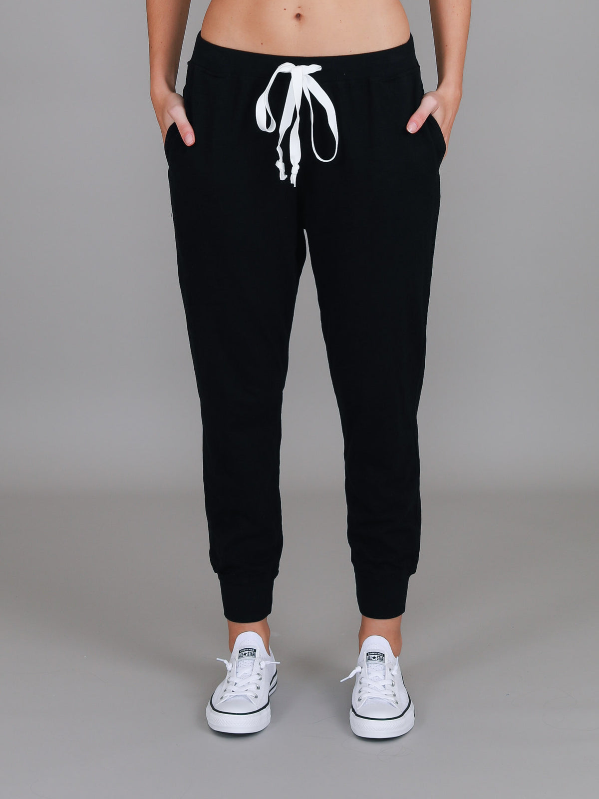 joggers for women black