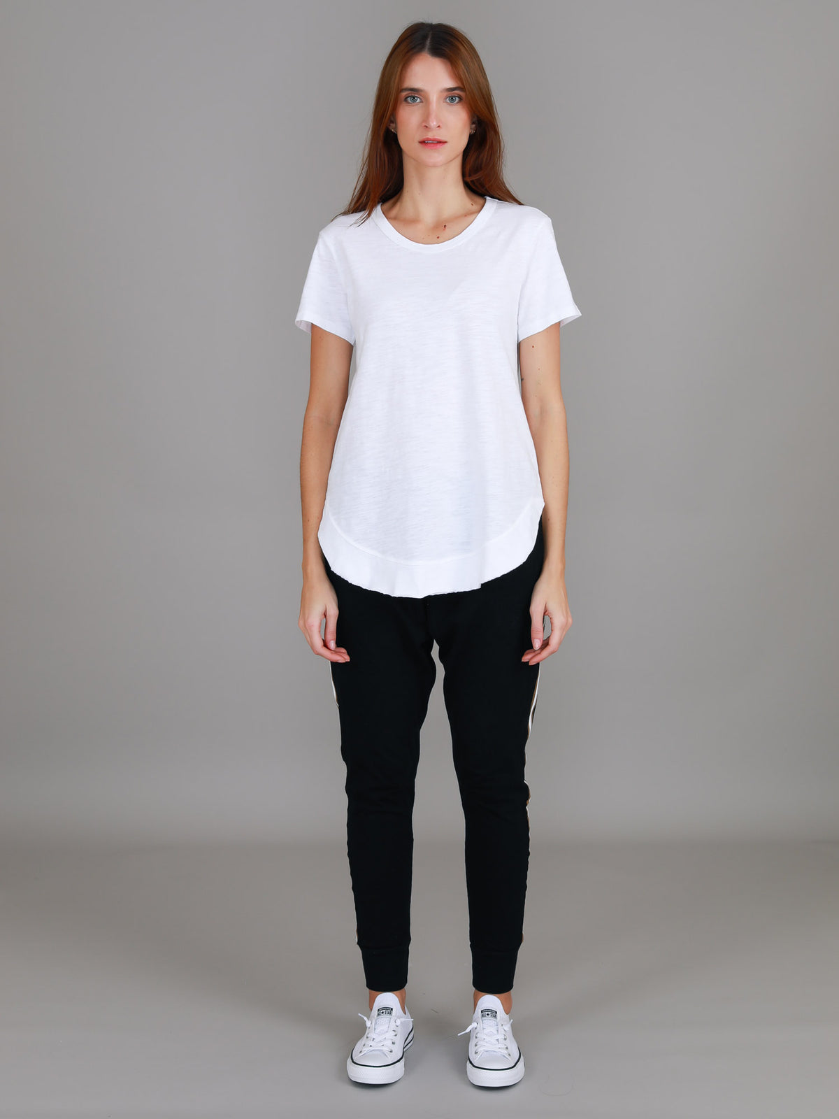 white crew neck tee