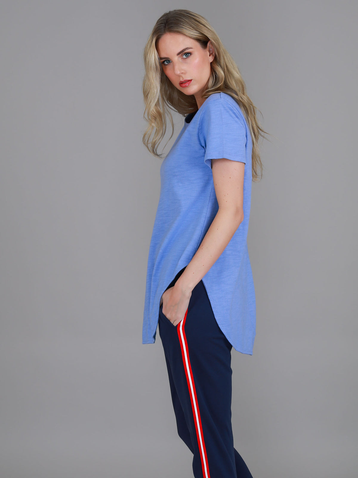 violet t shirt women