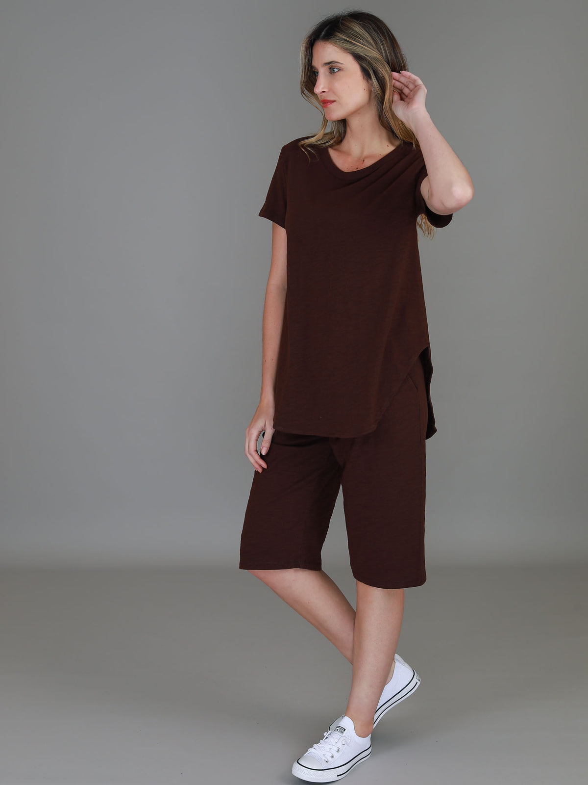 brown curved hem t shirt