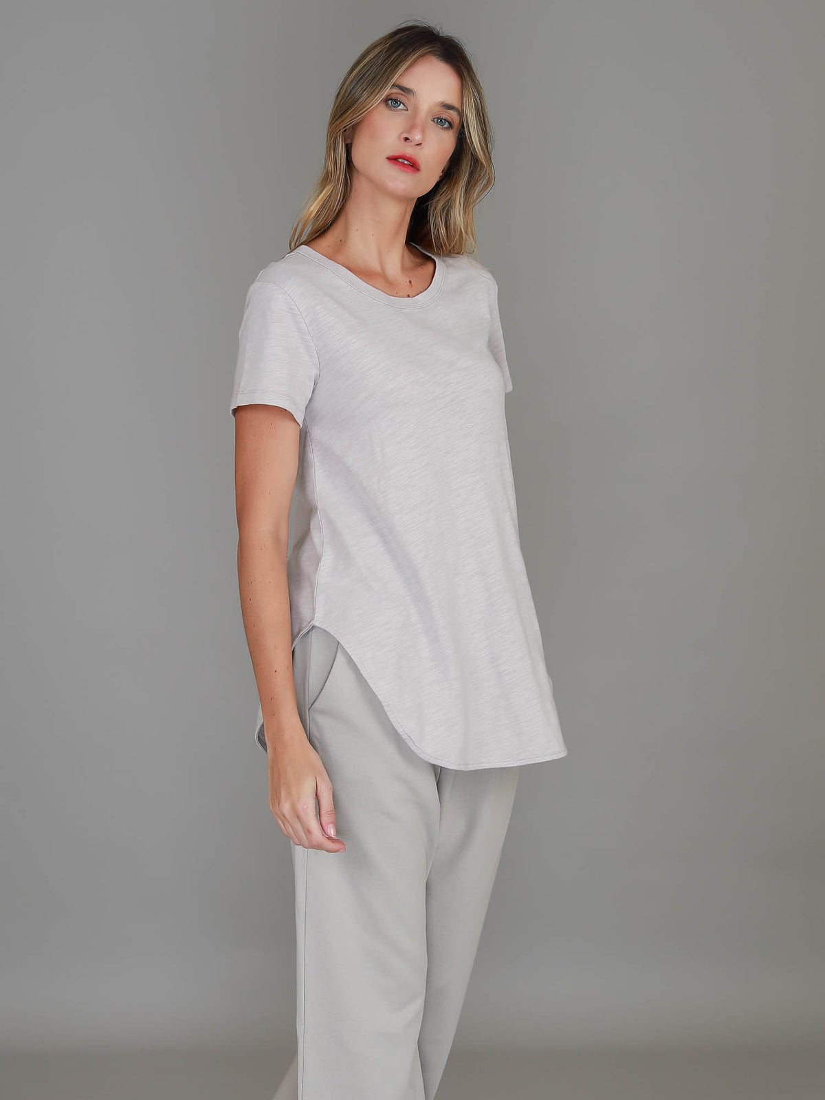 cream t shirt women